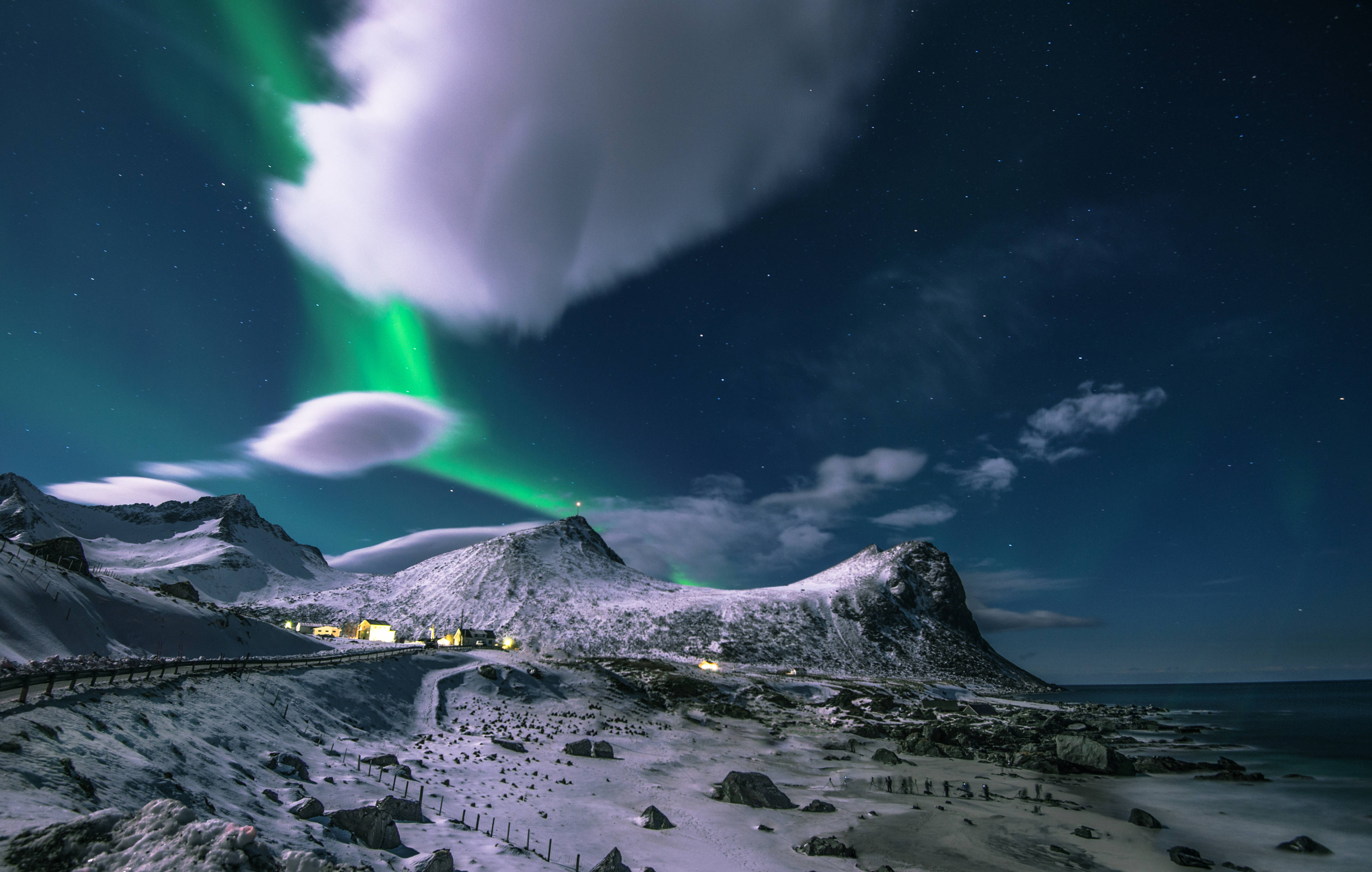 Norway, aurora borealis, snowcapped mountains, 4K Desktop Wallpaper