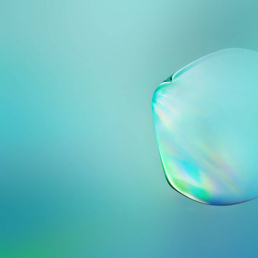Note 10, iridescent bubble, soft gradient teal background, SD Desktop Wallpaper