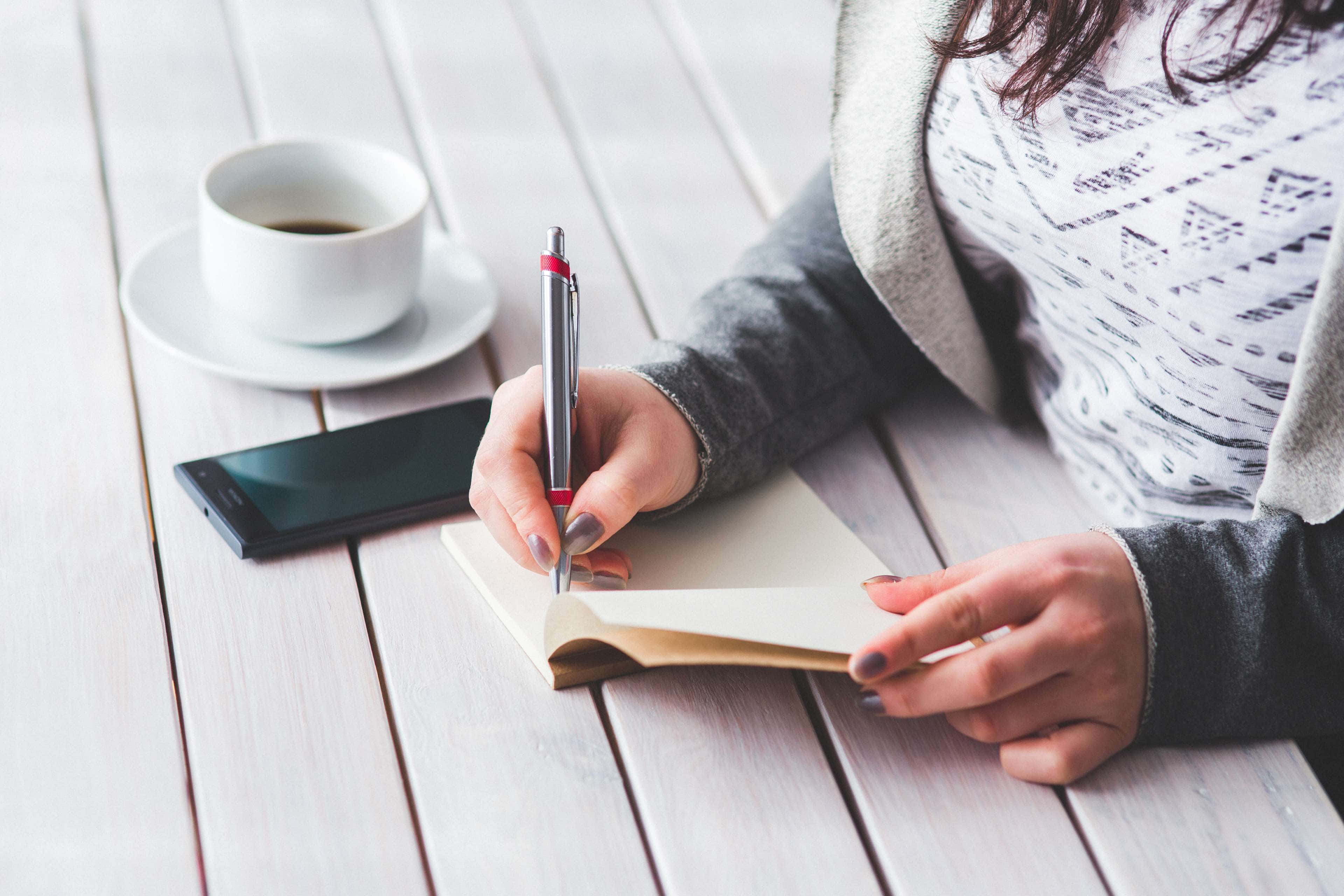 woman, notebook, cafe, 4K Desktop Wallpaper