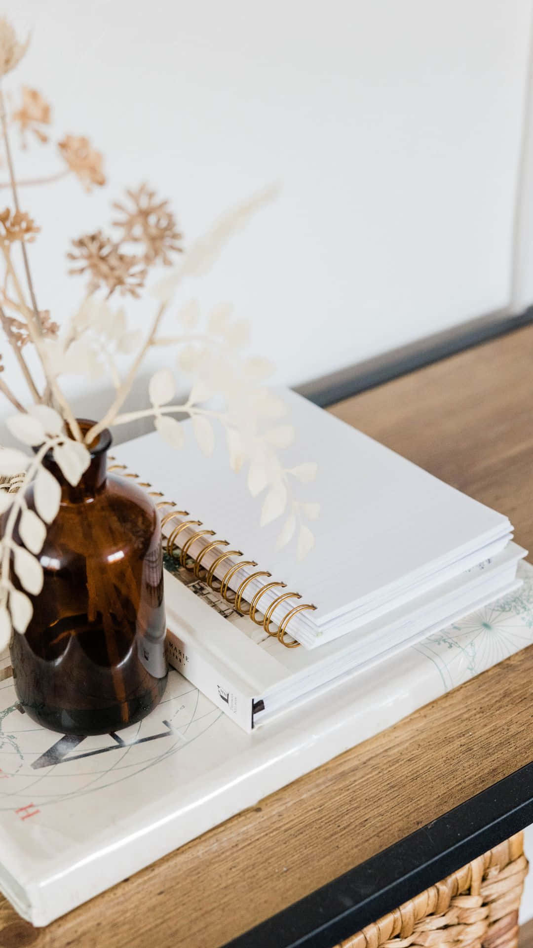 brown glass vase, dried beige flowers, stacked white notebooks, Full HD Phone Wallpaper