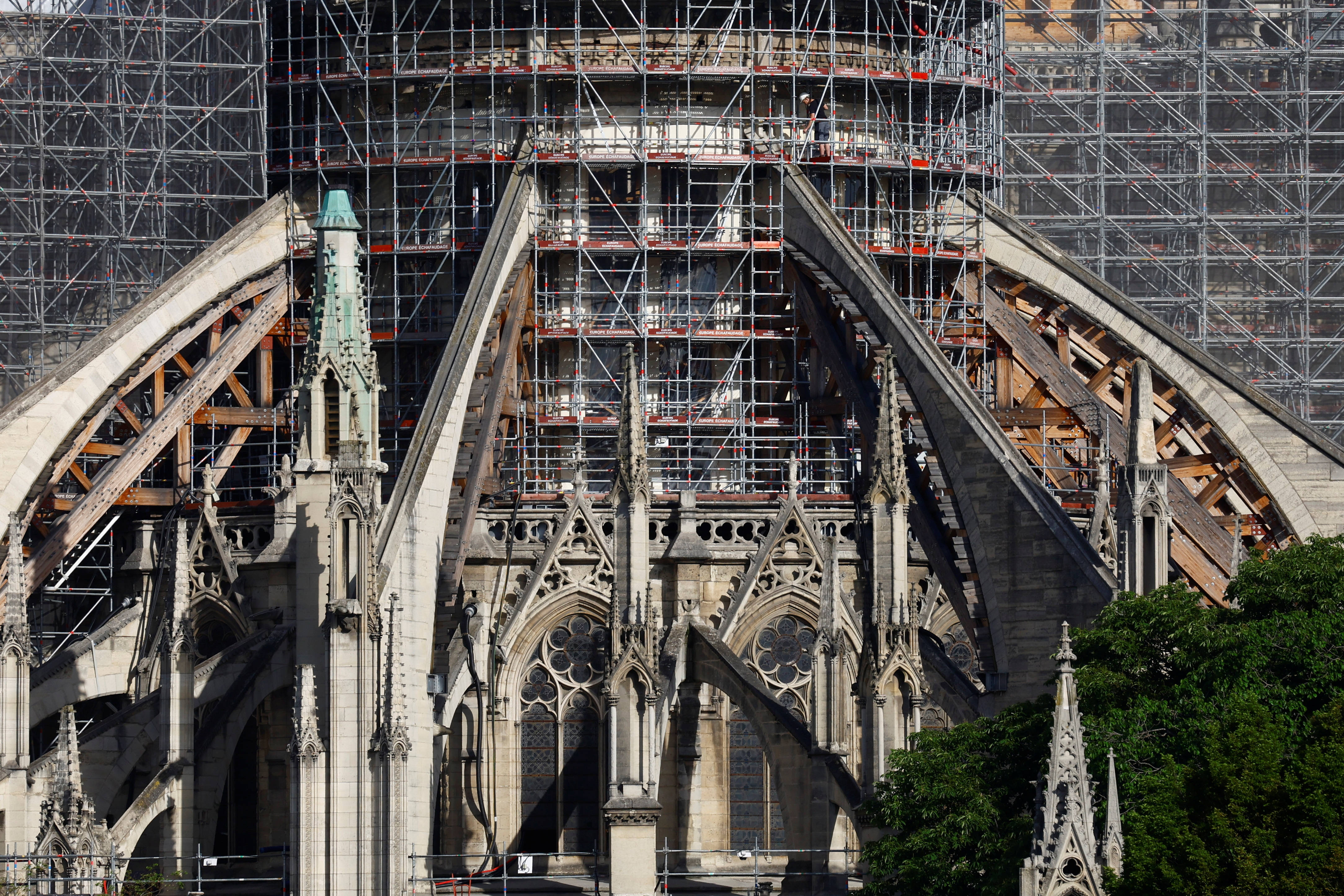 Notre Dame, Gothic cathedral, intricate stone arches, 4K Desktop Wallpaper