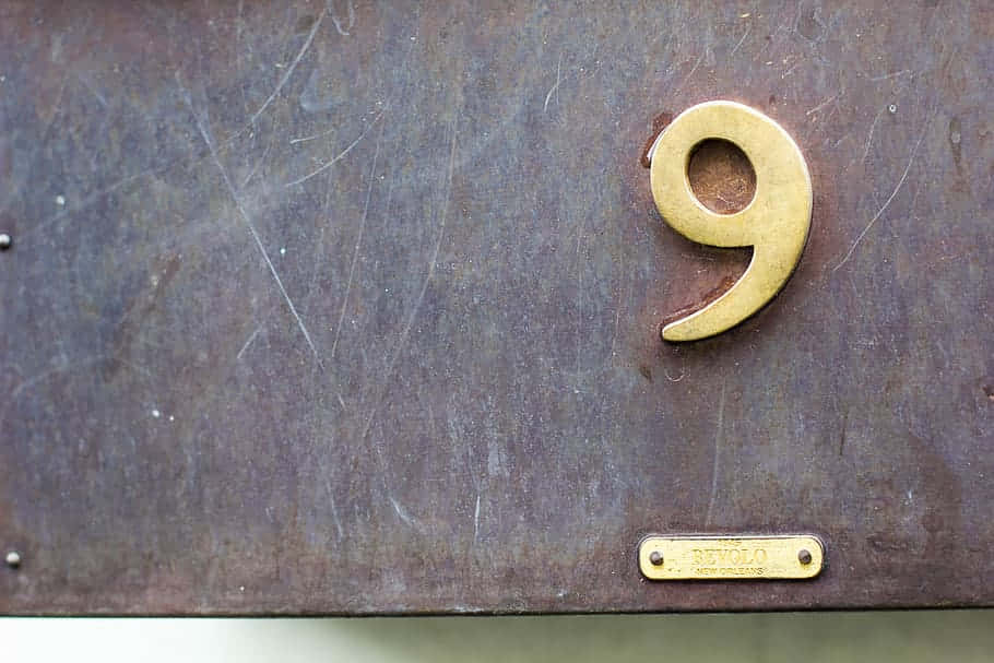 number 9, brass, engraved plate, SD Desktop Wallpaper