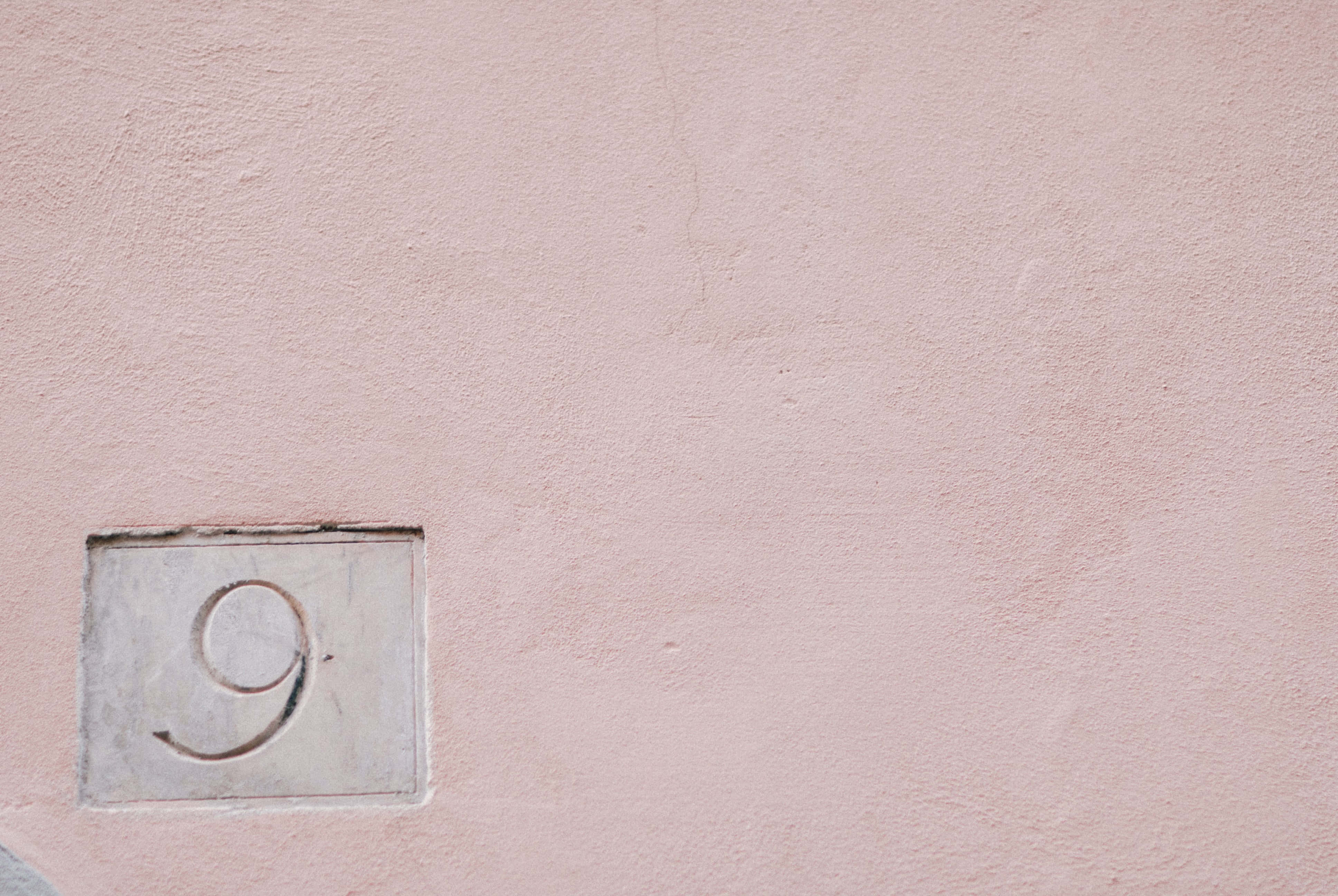 Number 9, plaque, soft pink stucco wall, 4K Desktop Wallpaper
