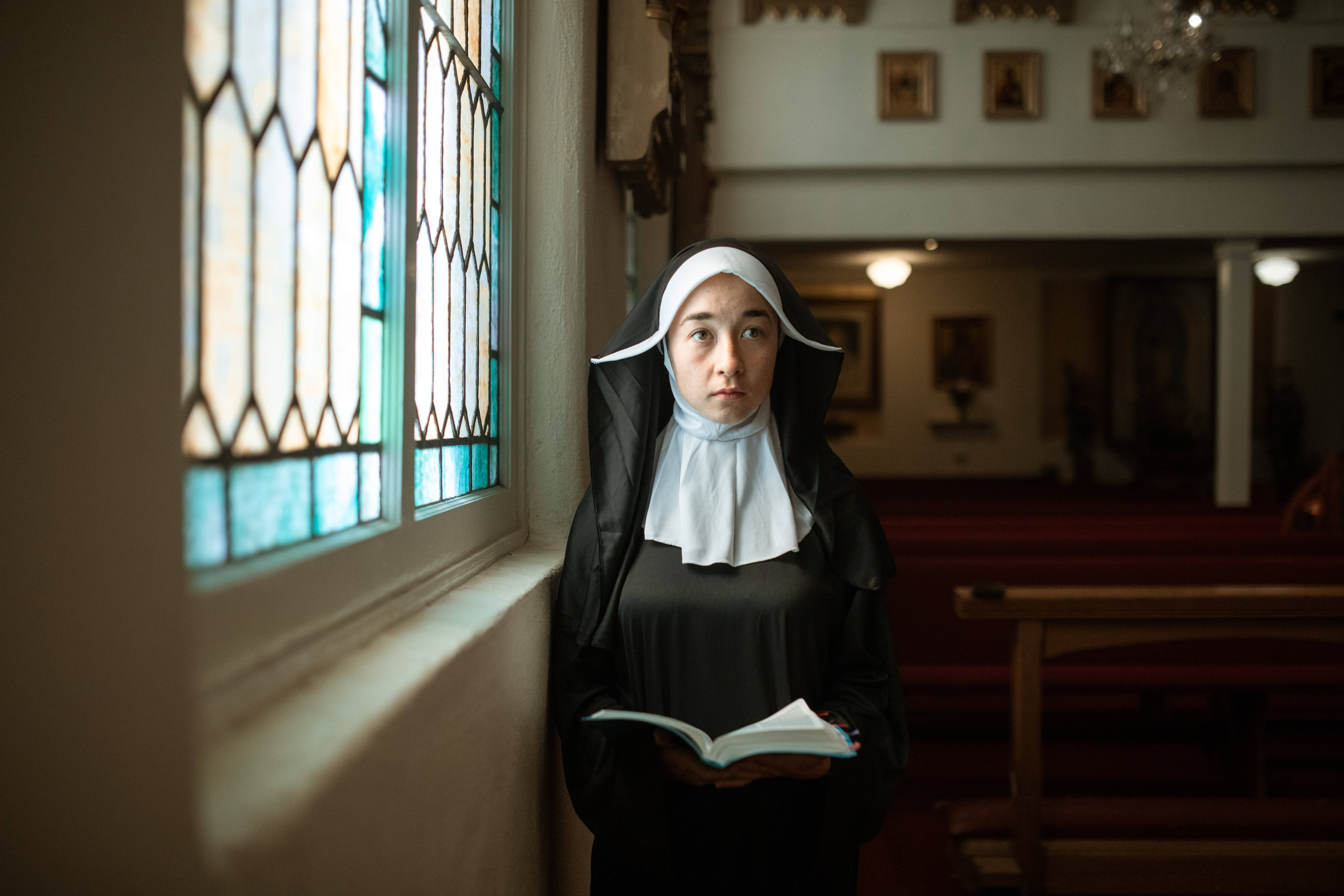convent, nun, black habit, 5K Desktop Wallpaper