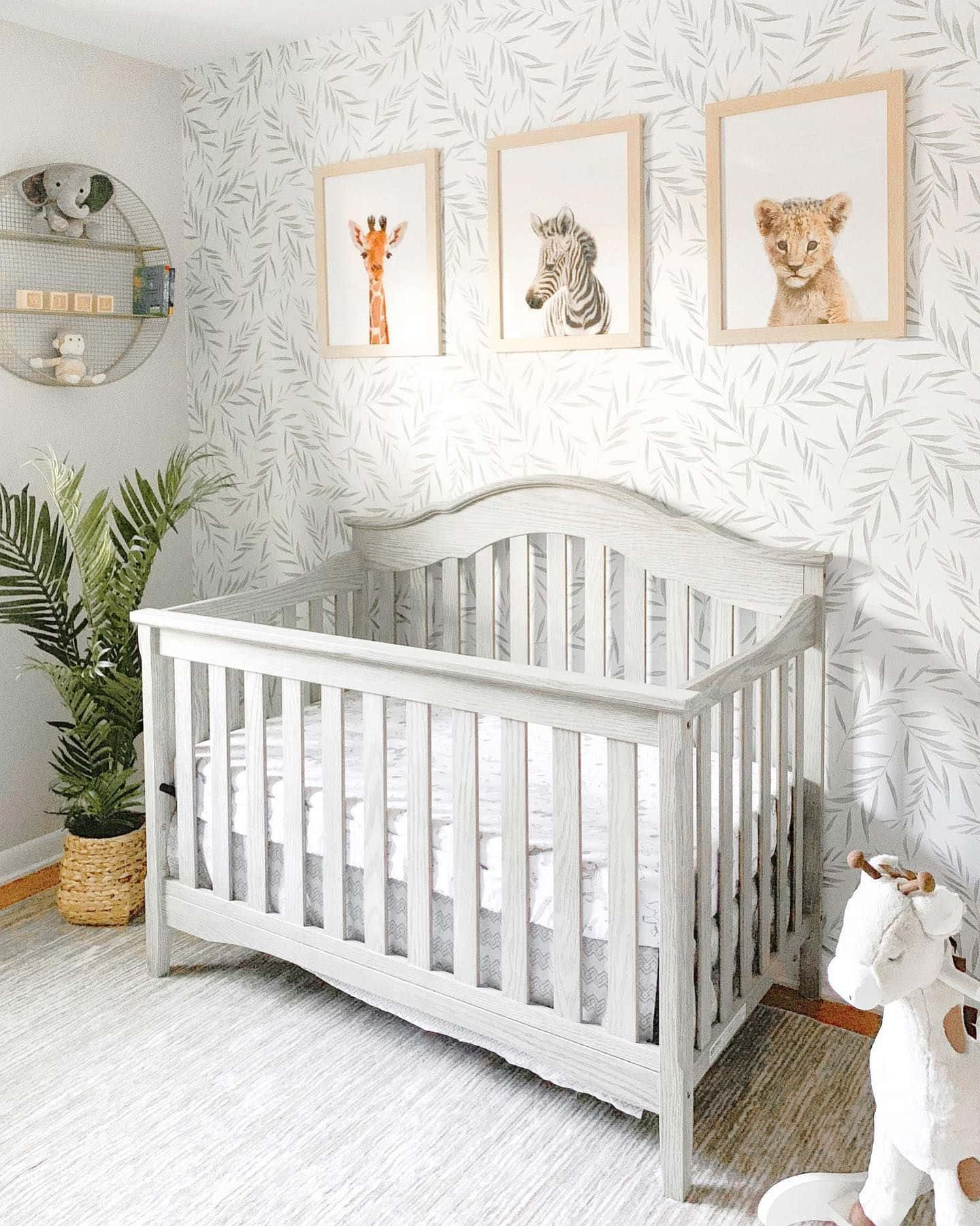 safari themed nursery room, white wooden crib, leaf-patterned wallpaper, HD Phone Wallpaper