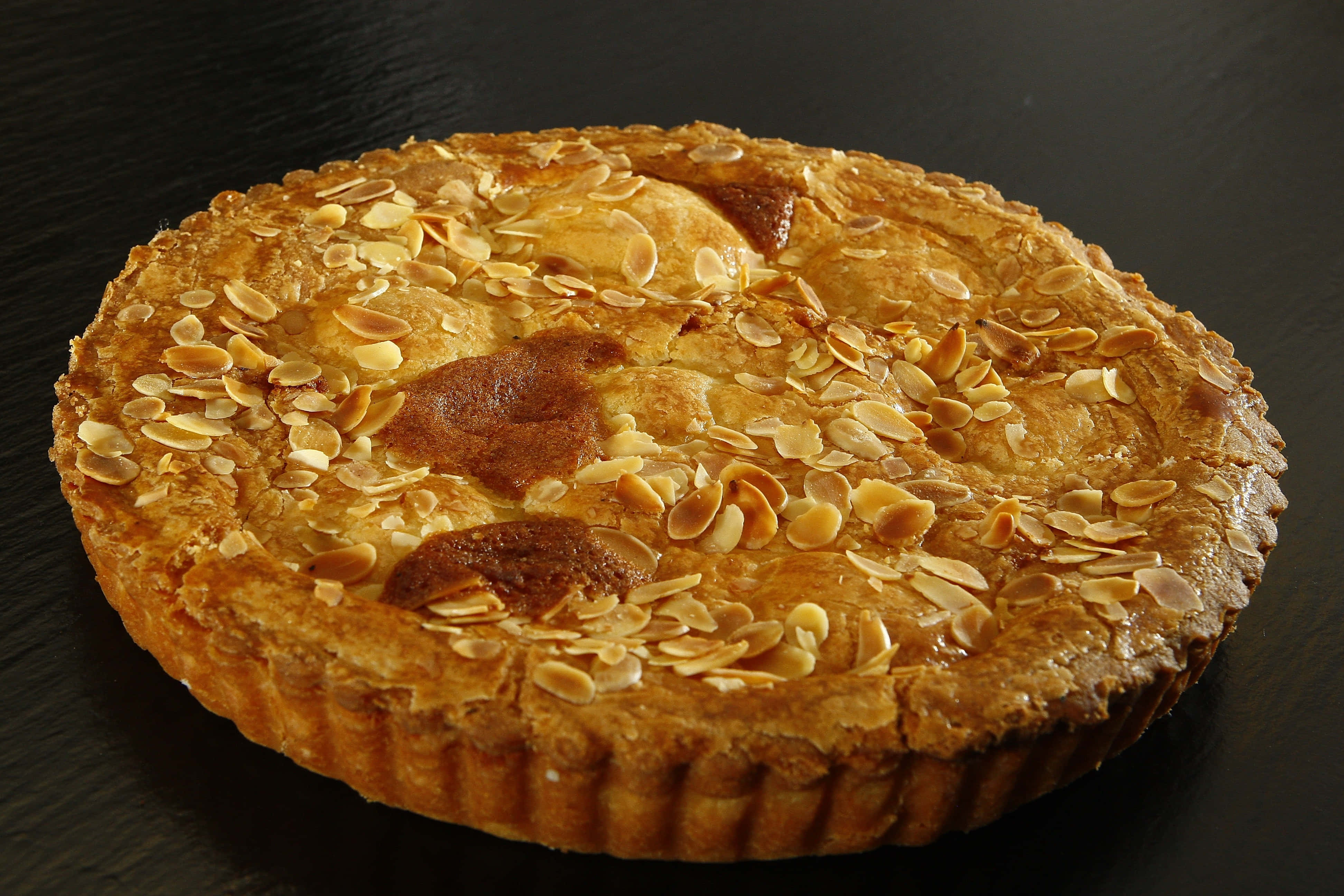 nut tart pie, almond tart, flaky crust, 4K Desktop Wallpaper