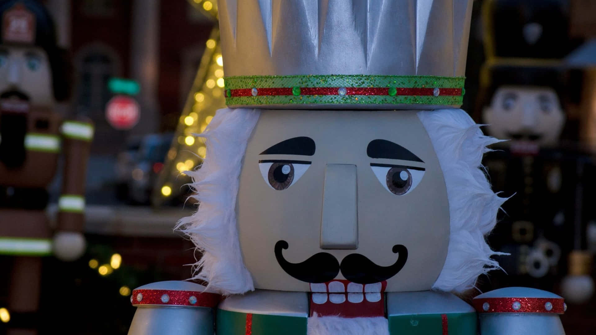 Nutcracker, silver crown, green trim, Full HD Desktop Wallpaper