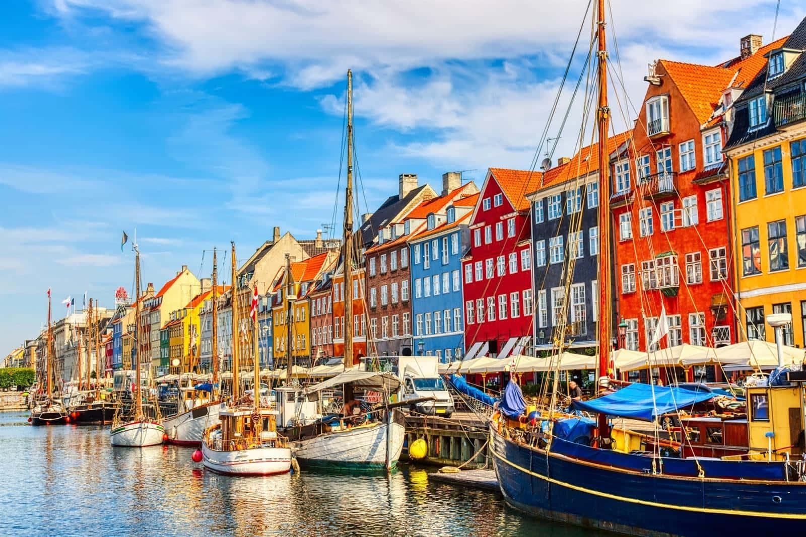 Nyhavn, restaurant-lined street, port, HD Desktop Wallpaper