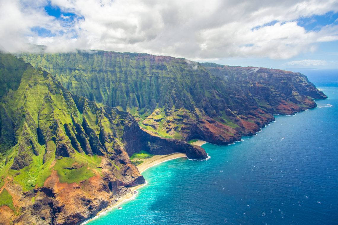 Oahu, cloudy, green cliffs, SD Desktop Wallpaper
