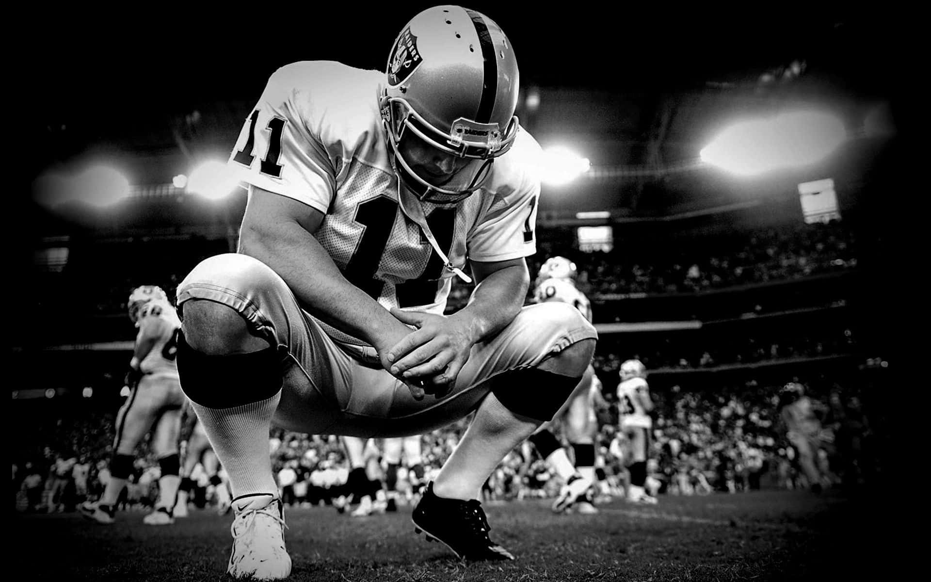 Oakland Raiders, football player, crouched position, Full HD Desktop Wallpaper