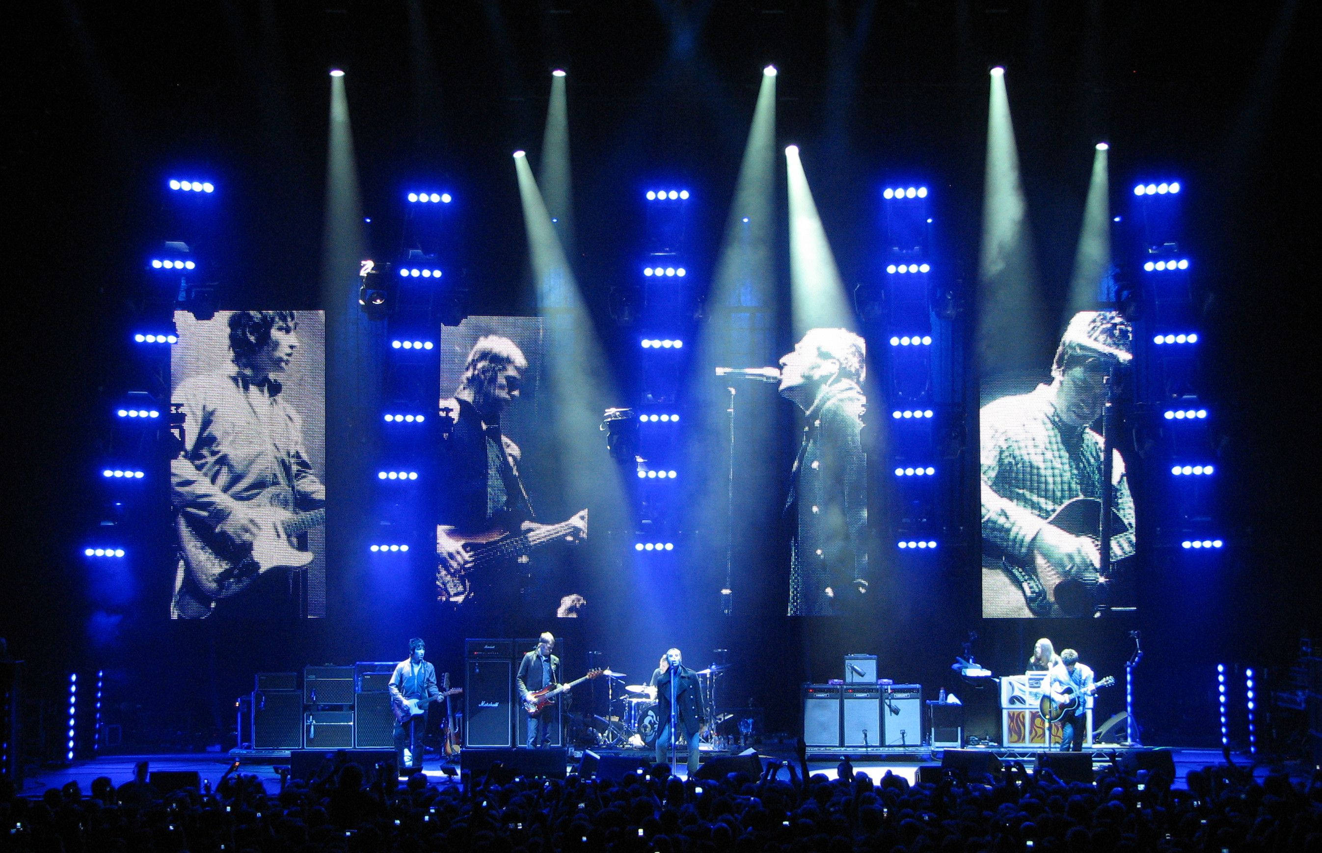 Oasis, band members, concert stage, 2K Desktop Wallpaper