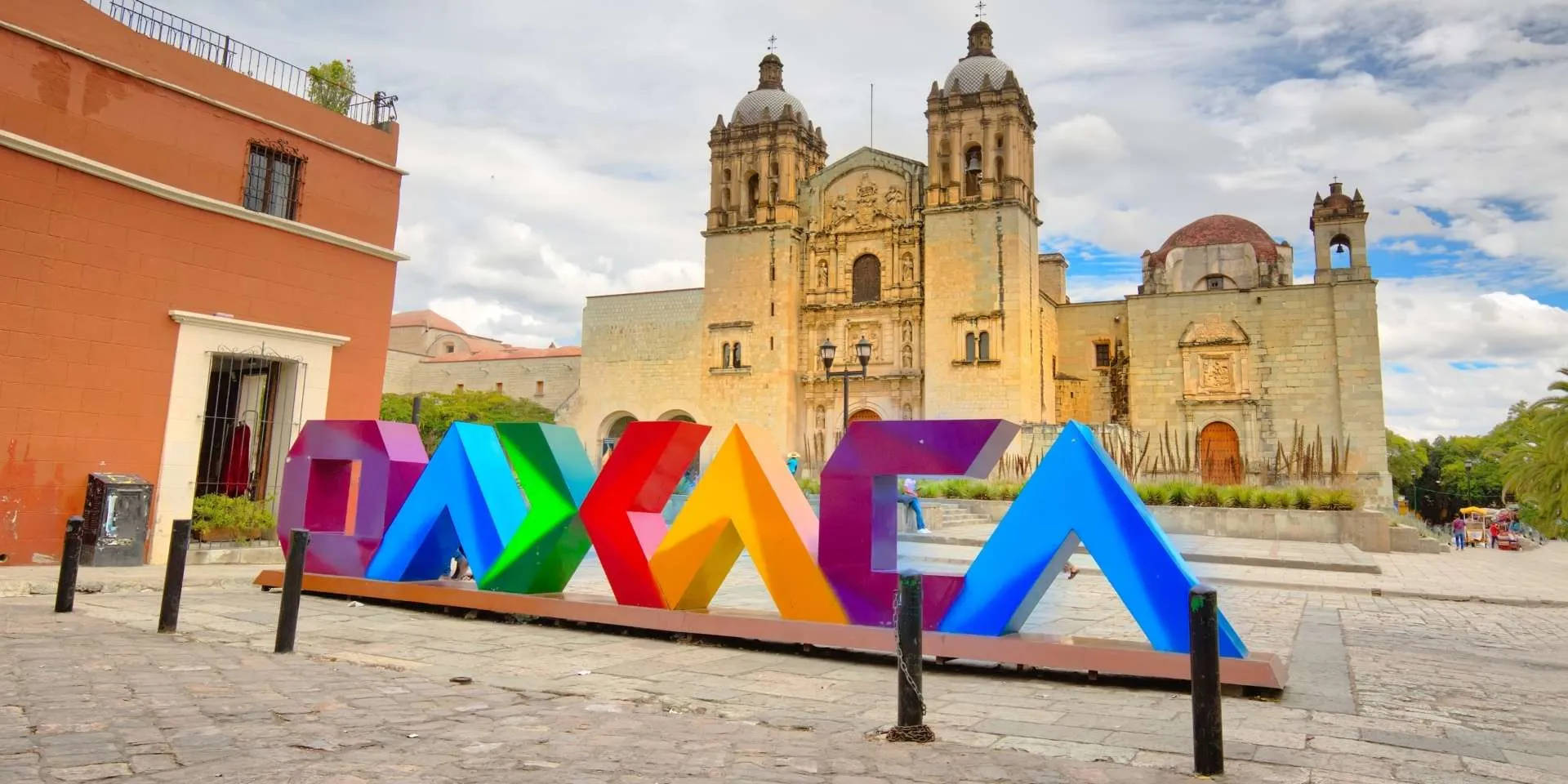 OAXACA, cobblestone plaza, historic stone cathedral, Full HD Desktop Wallpaper