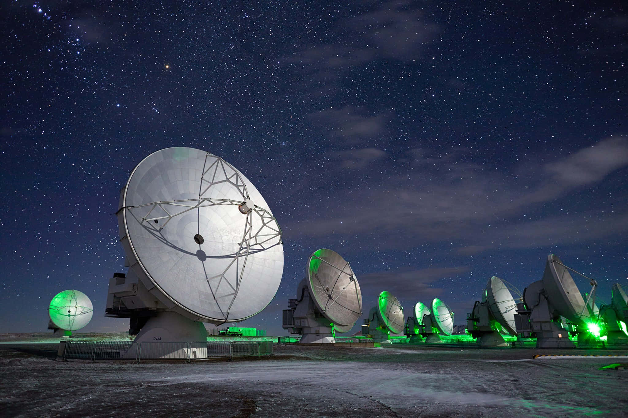 radio telescope, green lights, starry night sky, Full HD Desktop Wallpaper