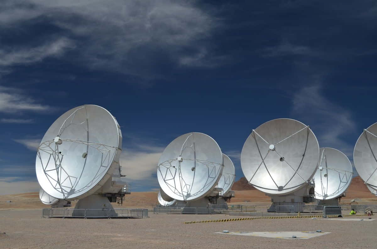 radio telescope, silver, desert, SD Desktop Wallpaper