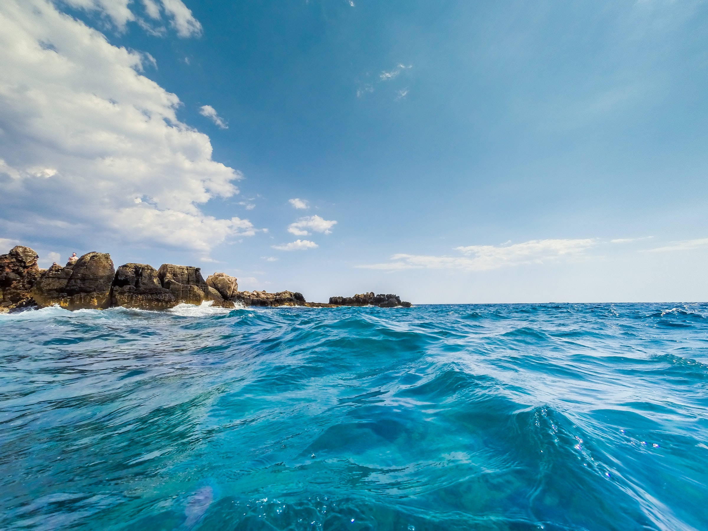 Ocean Blue, turquoise ocean, rugged dark rocks, Full HD Desktop Wallpaper
