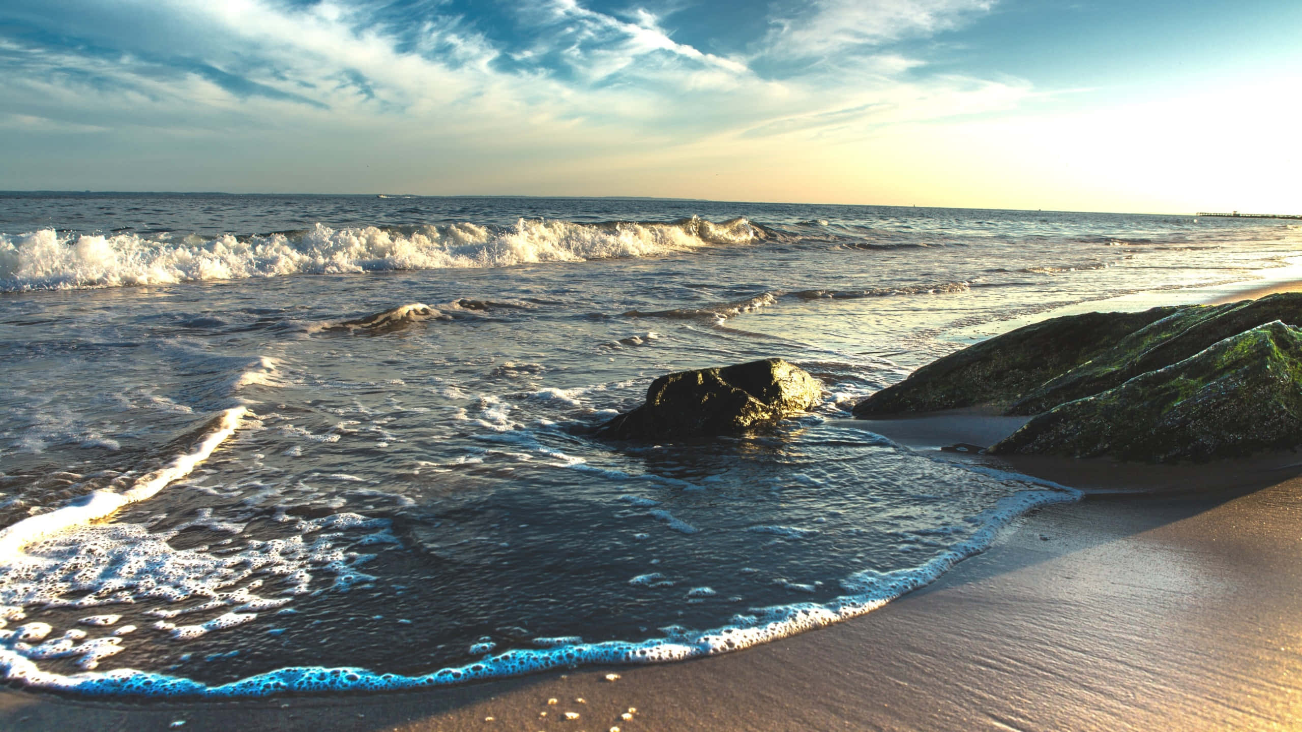 Sunset, mossy rocks, sandy beach, 2K Desktop Wallpaper