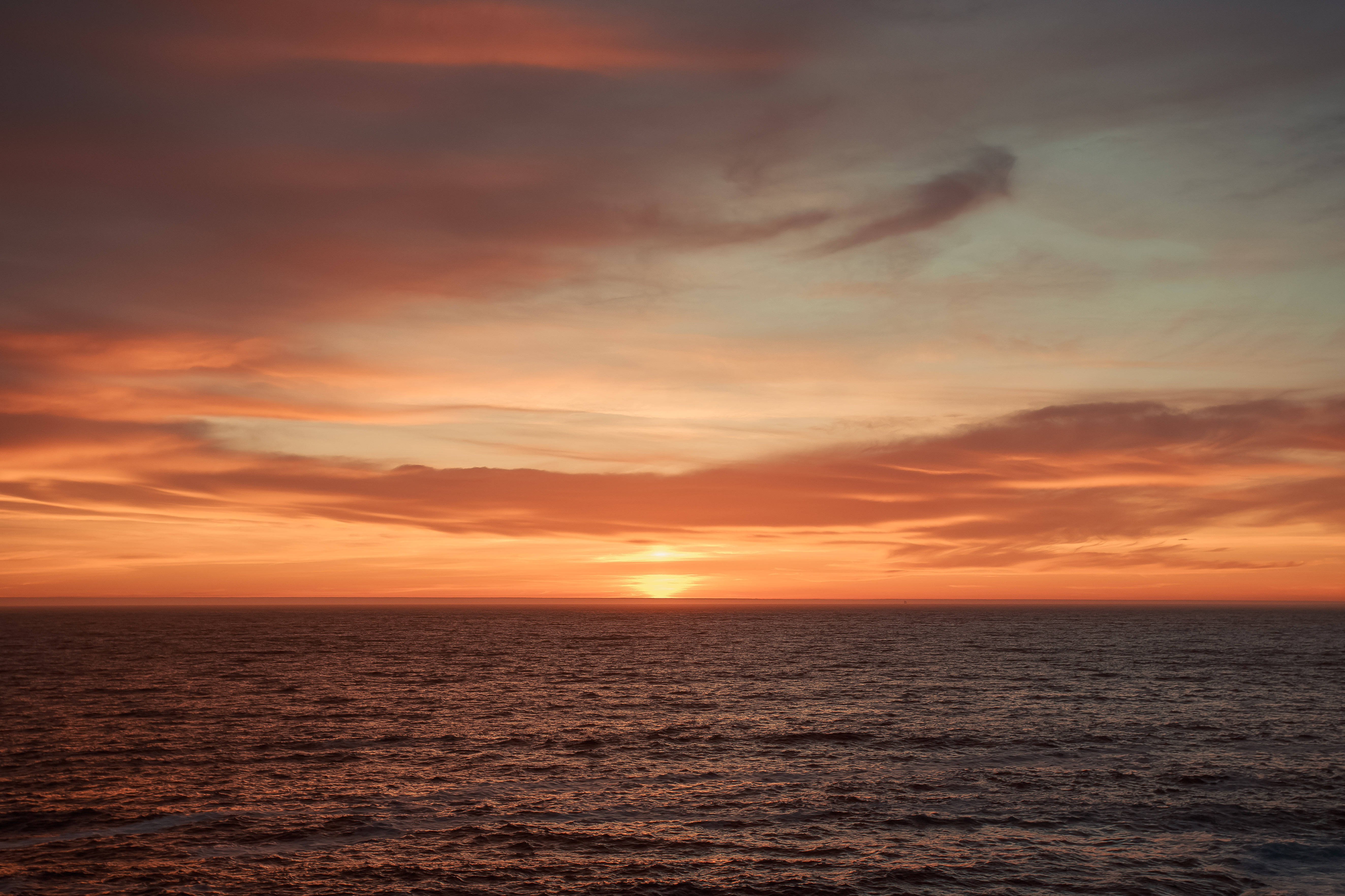 sunset gradient, ocean, fiery orange, 5K Desktop Wallpaper