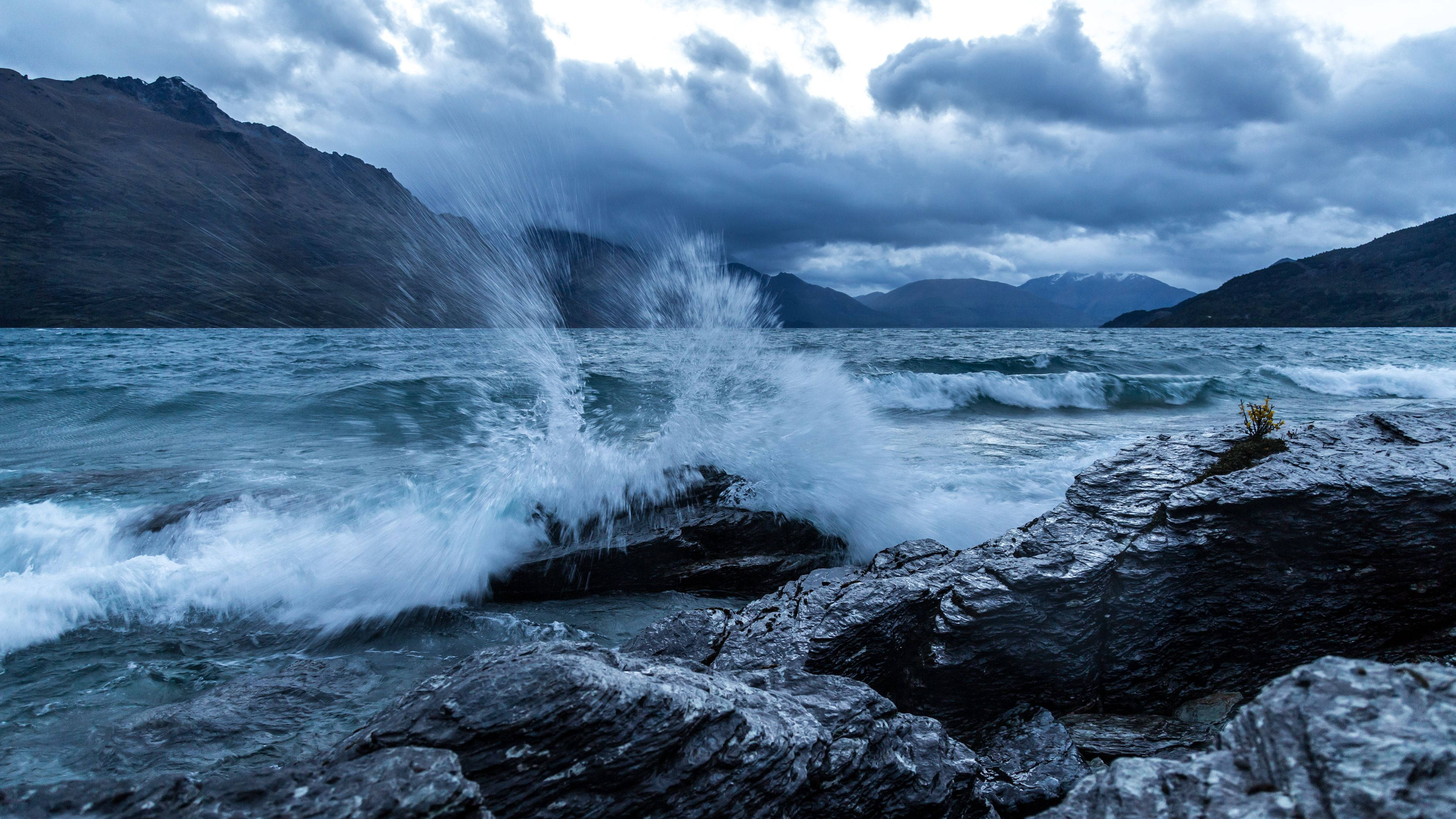ocean waves, rocky coastline, dark jagged rocks, 4K Desktop Wallpaper