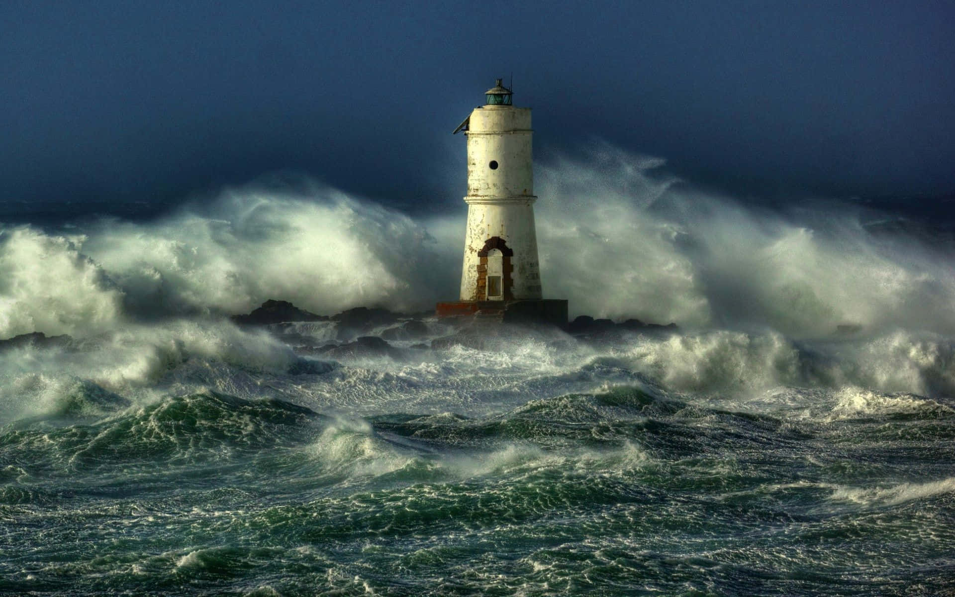 Ocean Storm, lighthouse, crashing storm waves, Full HD Desktop Wallpaper