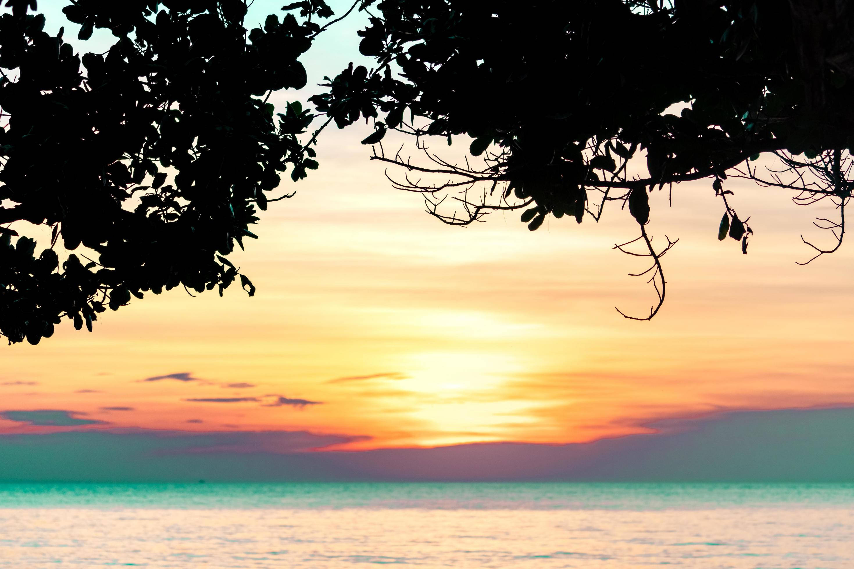 summer vibes sunset, vibrant sunset, calm turquoise waters, 2K Desktop Wallpaper