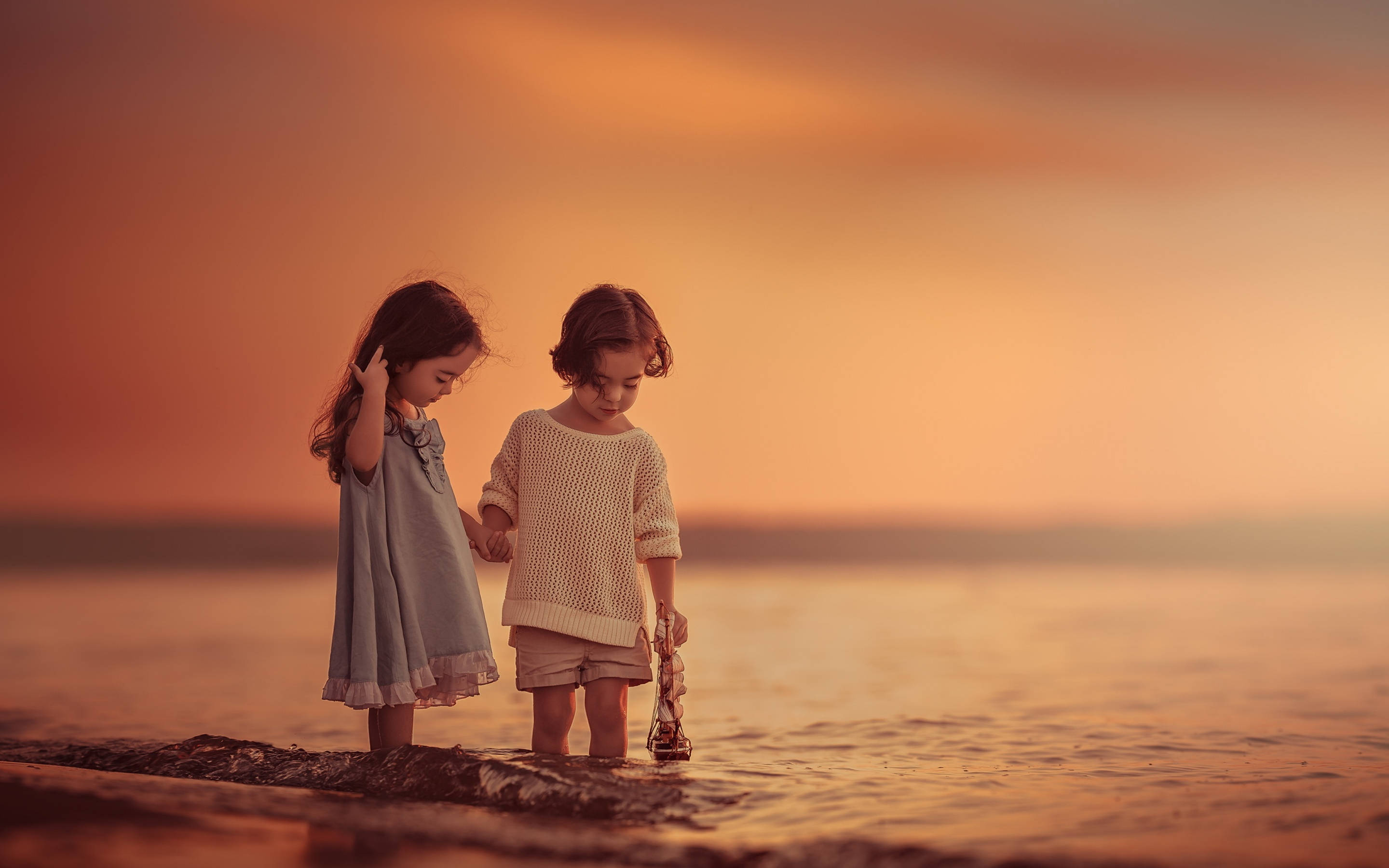 sunset, golden light, shallow water, 2K Desktop Wallpaper