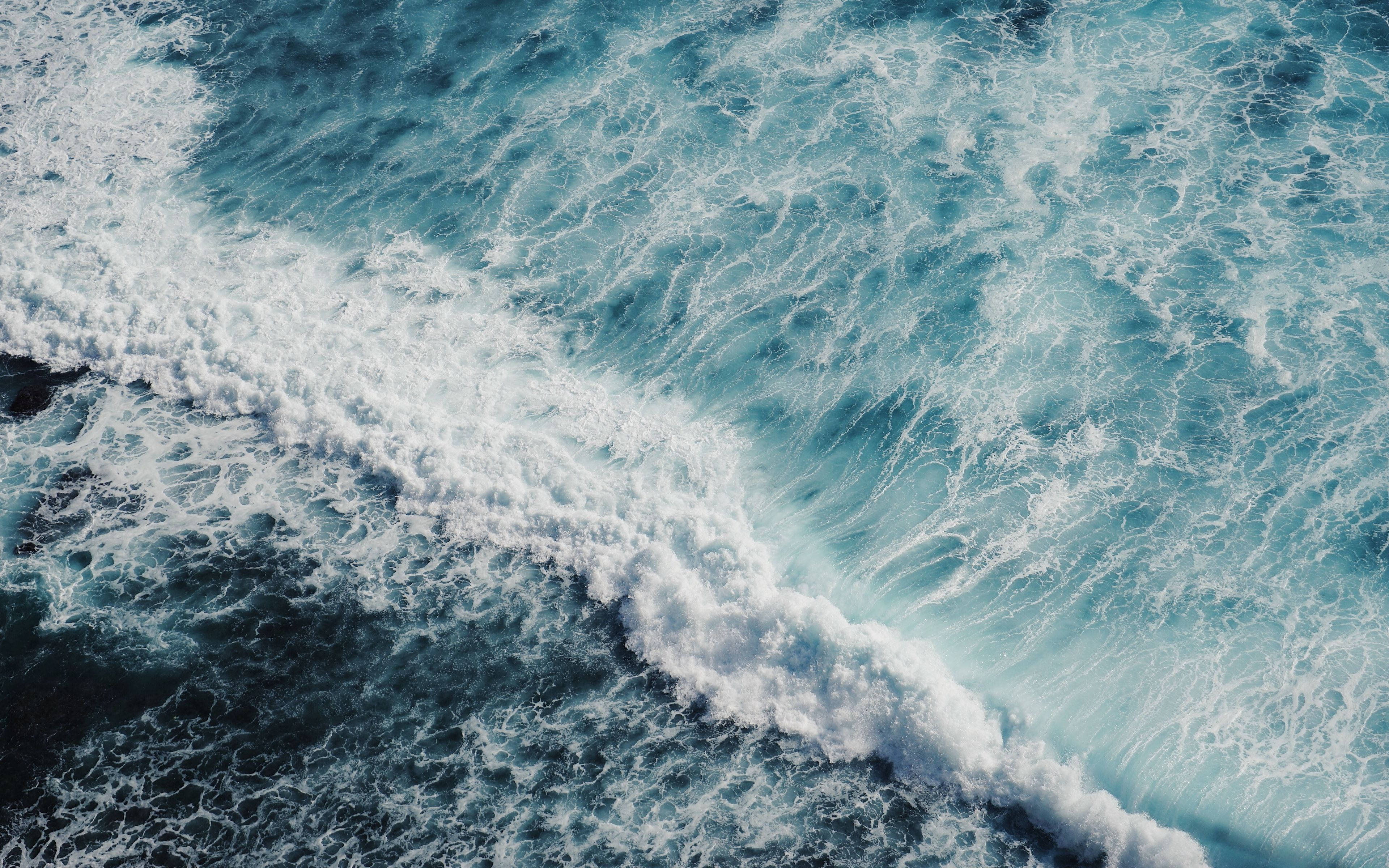 turbulent ocean waves, white foam, dark rocks, 4K Desktop Wallpaper