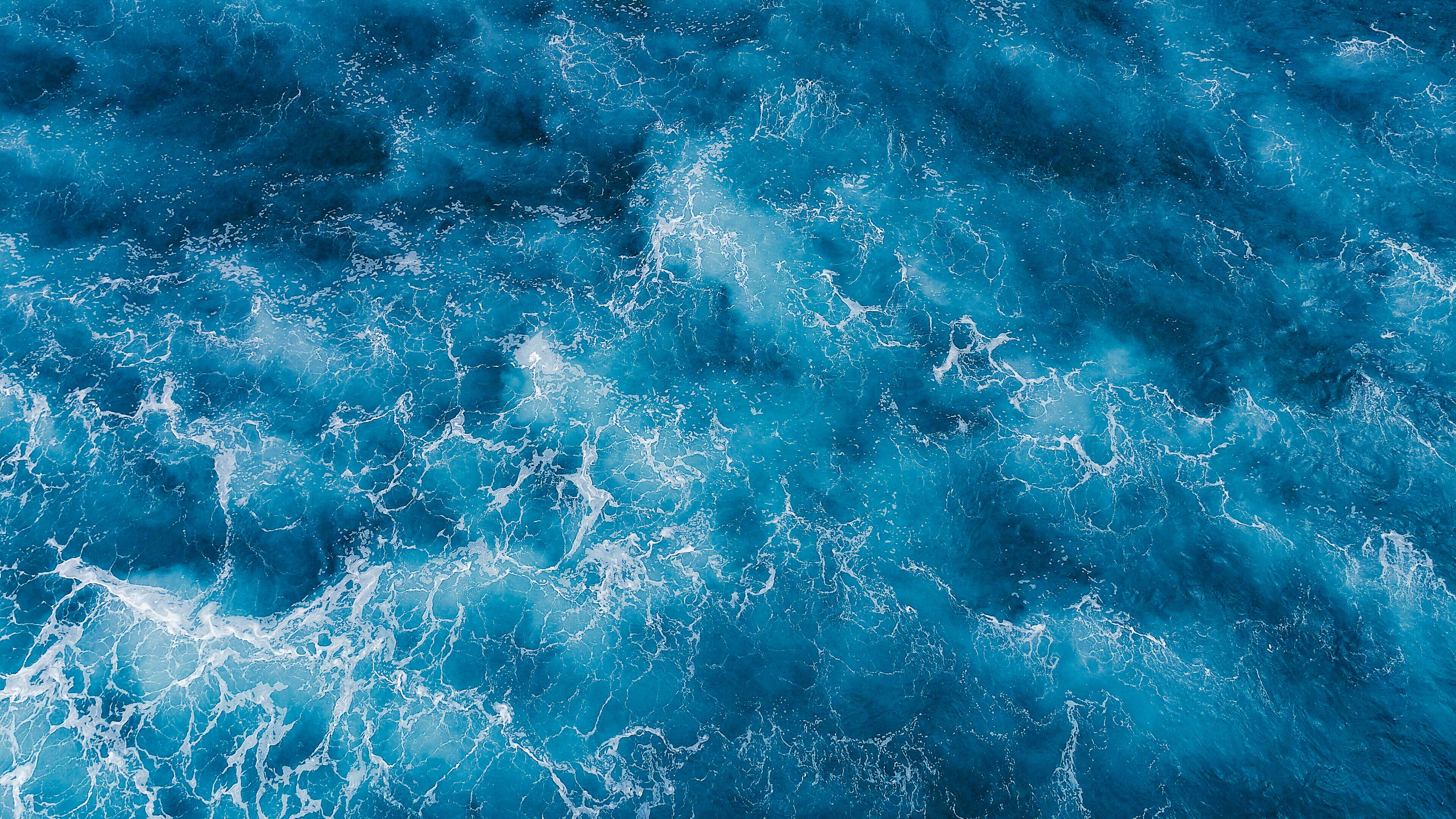 ocean waves, deep blue water, frothy white crests, 4K Desktop Wallpaper