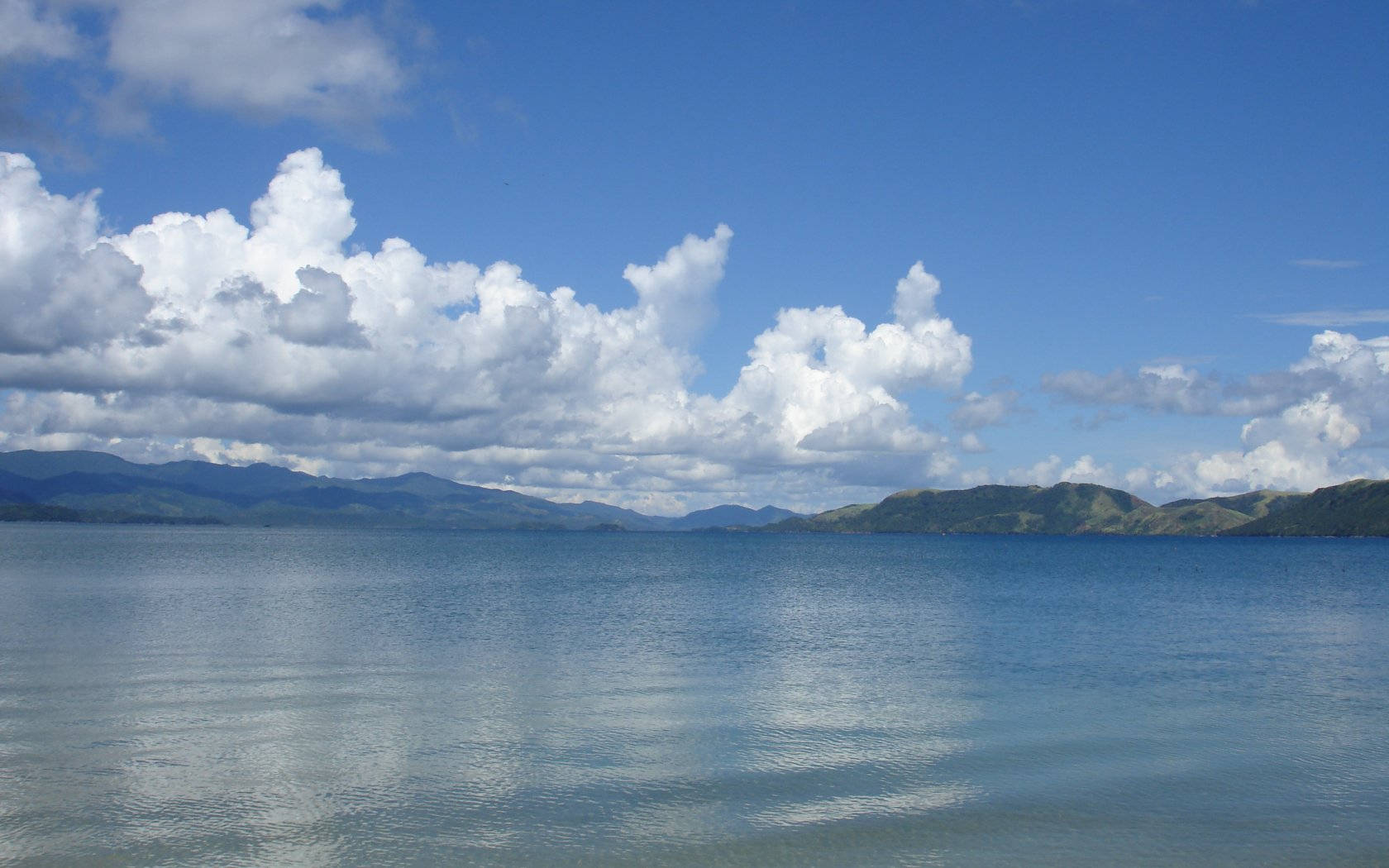 luminous ocean view, calm blue lake, fluffy white clouds, HD Desktop Wallpaper