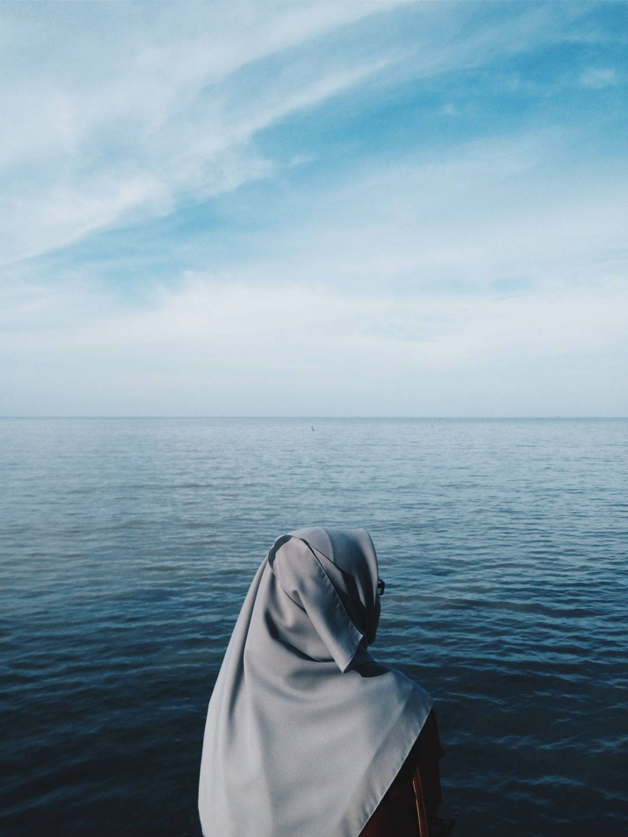 hijab, light gray, ocean, HD Phone Wallpaper