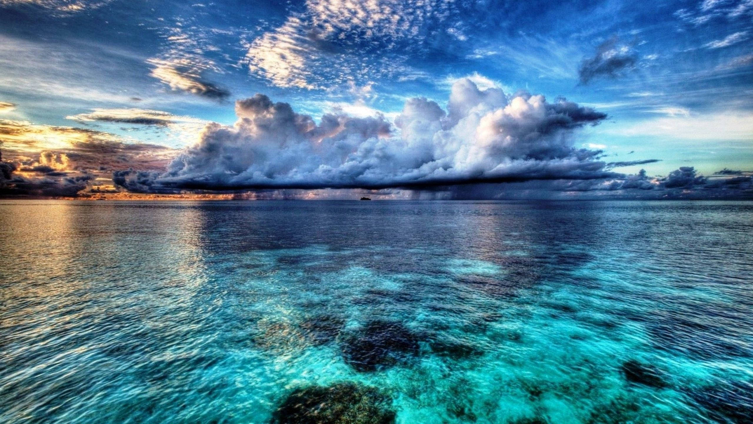 blue ocean, orange-tinged clouds, golden sunset clouds, 2K Desktop Wallpaper