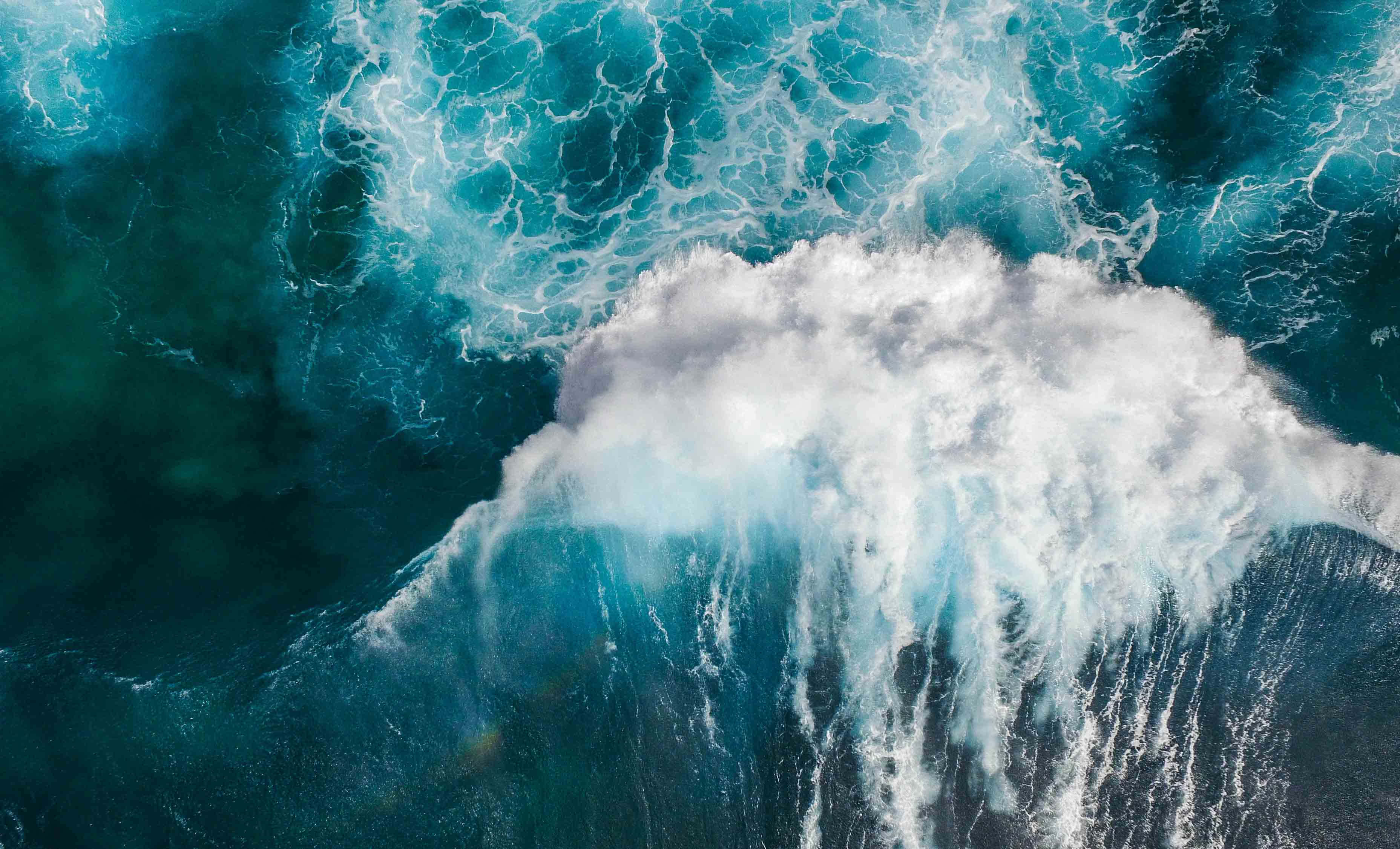 turquoise ocean wave, white foam, dark blue sea, 2K Desktop Wallpaper