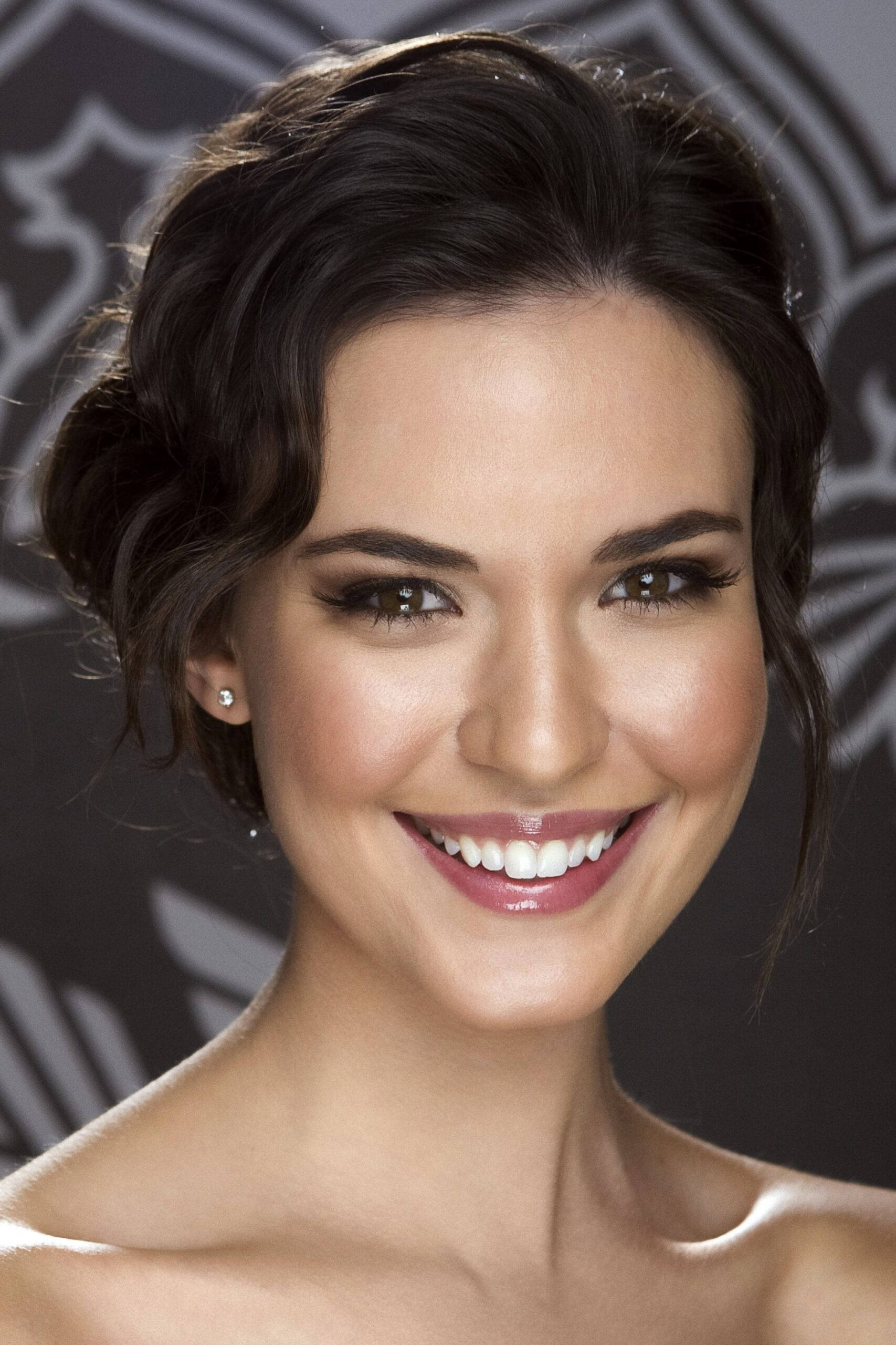 Odette Annable, dark hair, elegant updo, 2K Phone Wallpaper