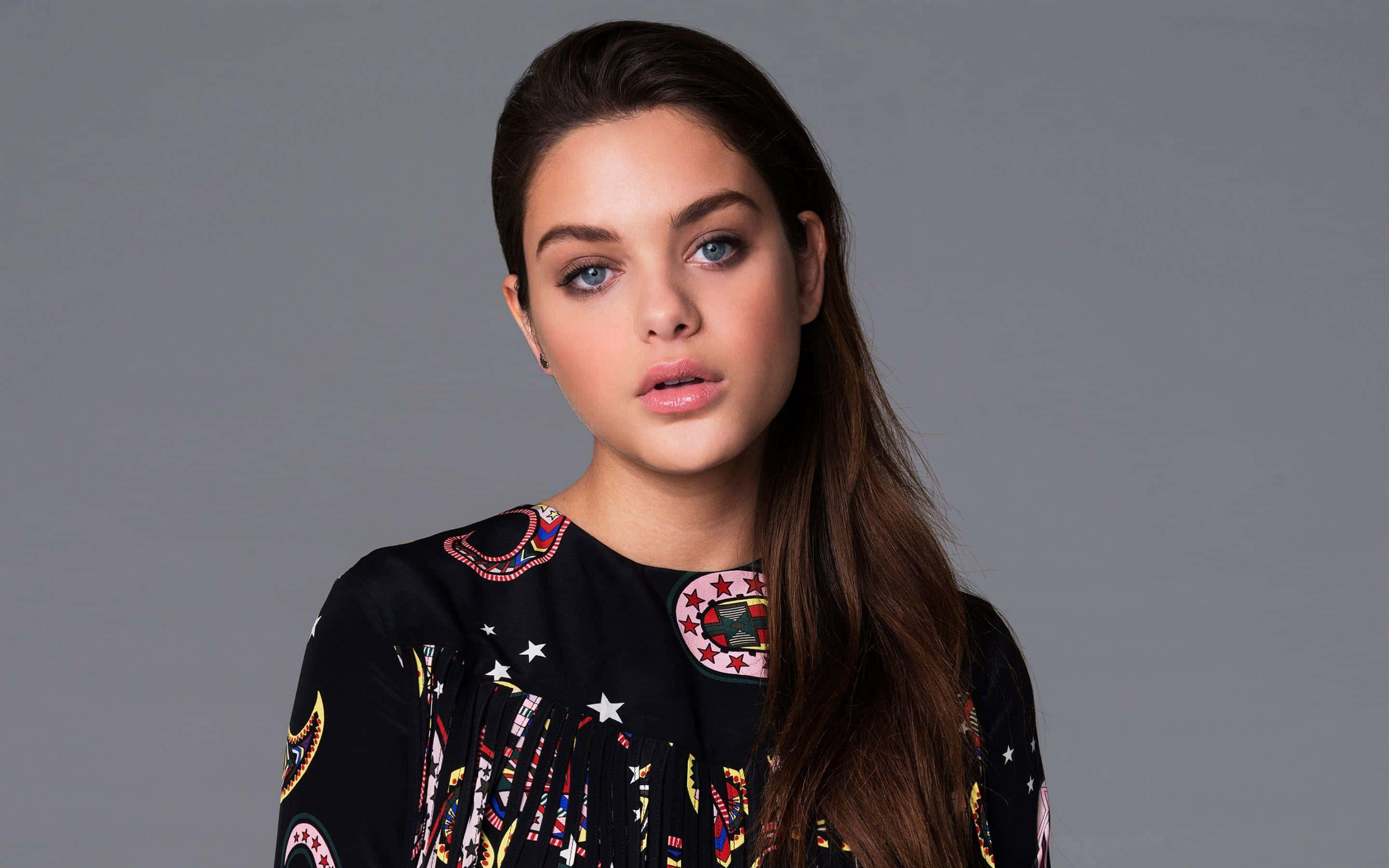 Odeya Rush, long brown hair, striking blue eyes, 2K Desktop Wallpaper
