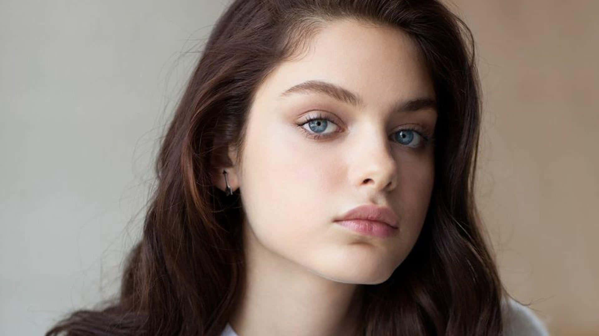 Odeya Rush, striking blue eyes, dark brown hair, Full HD Desktop Wallpaper
