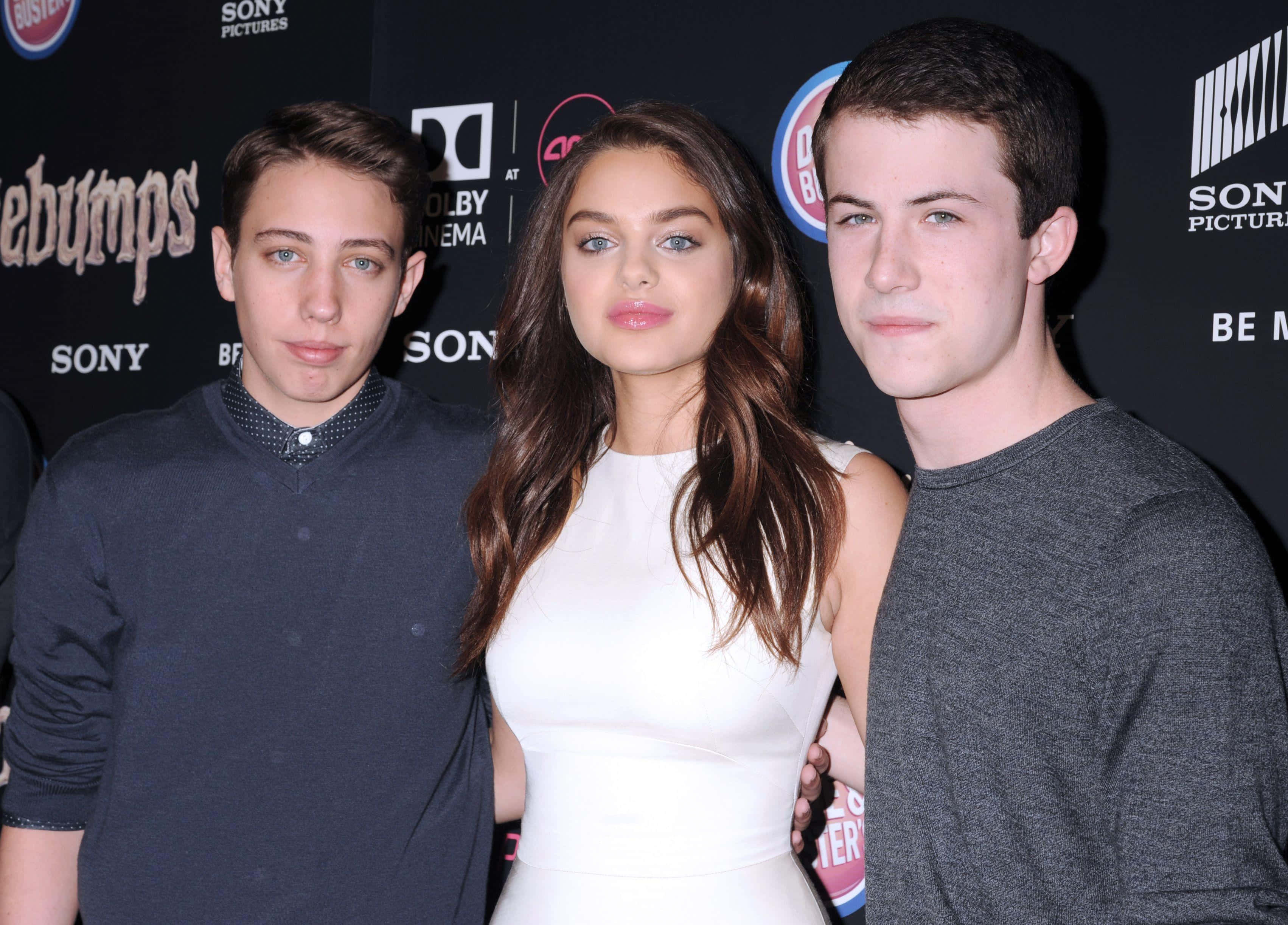 Odeya Rush, movie premiere, branded backdrop, 2K Desktop Wallpaper