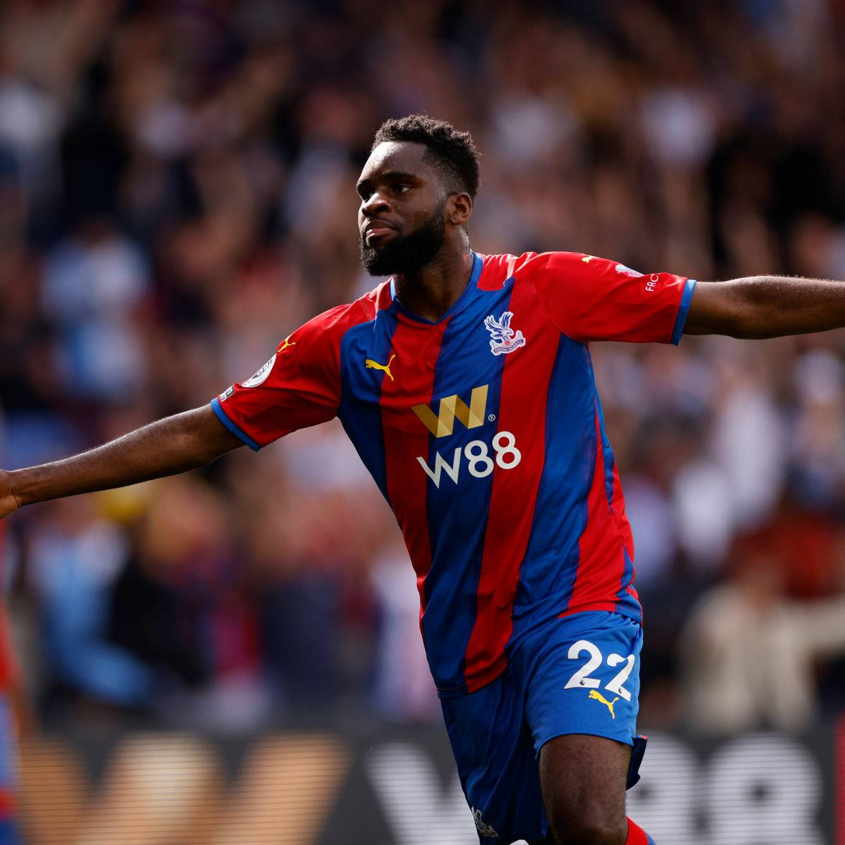 Odsonne Edouard, red and blue striped jersey, sunlit pitch, SD Desktop Wallpaper