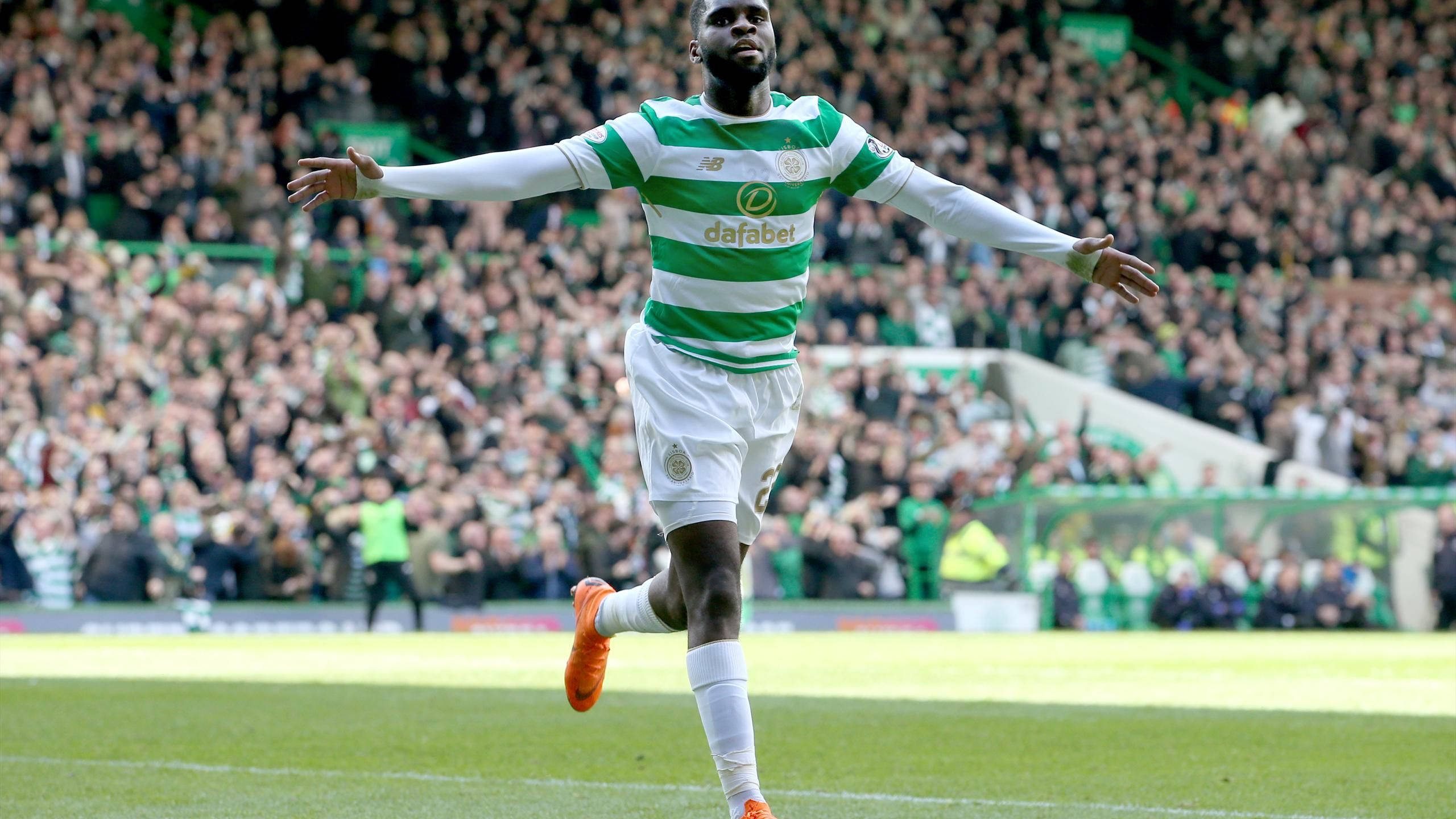 Odsonne Edouard, green and white stripes, sunlit pitch, 2K Desktop Wallpaper