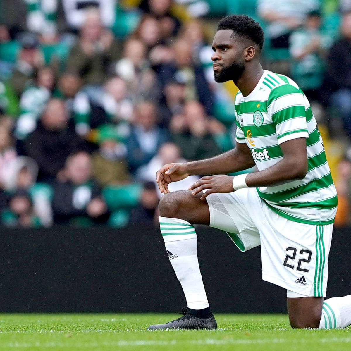 Odsonne Edouard, green and white stripes, soccer field, SD Desktop Wallpaper