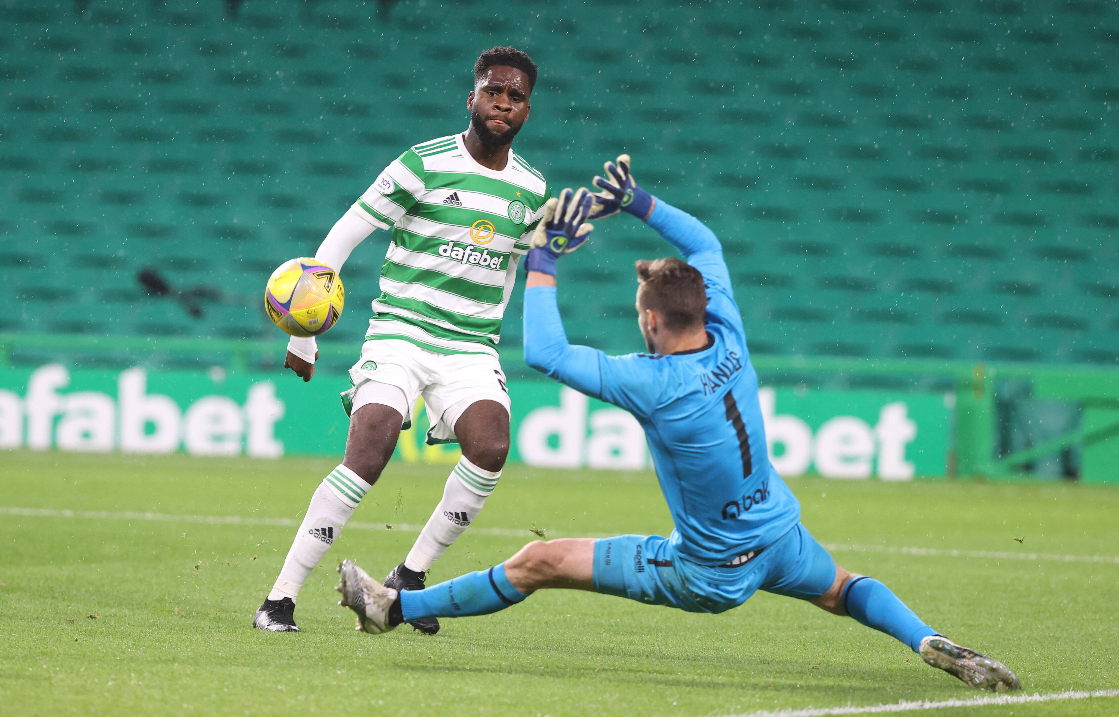 Odsonne Edouard, green and white stripes, yellow ball, 4K Desktop Wallpaper