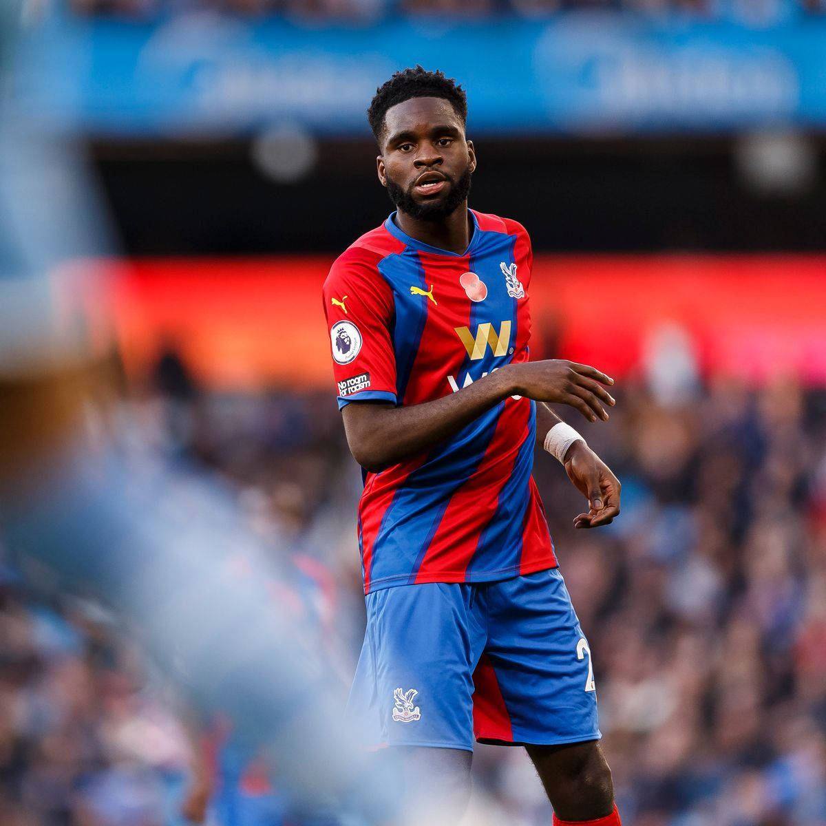 Odsonne Edouard, red and blue striped jersey, sunlit pitch, SD Desktop Wallpaper