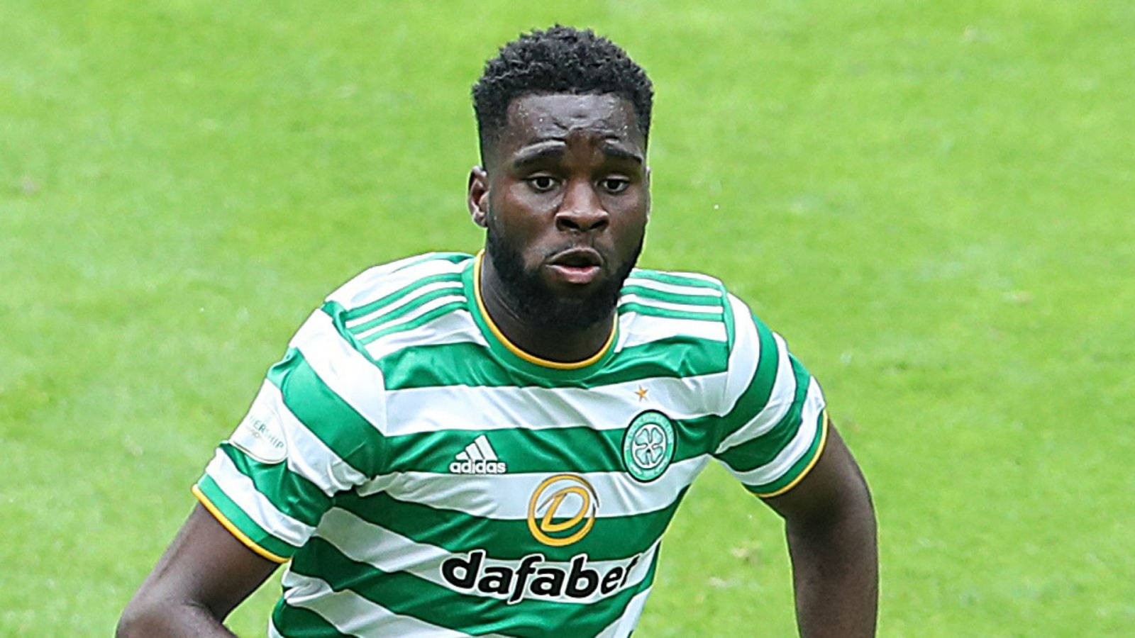Odsonne Edouard, green and white striped jersey, vibrant green pitch, HD Desktop Wallpaper