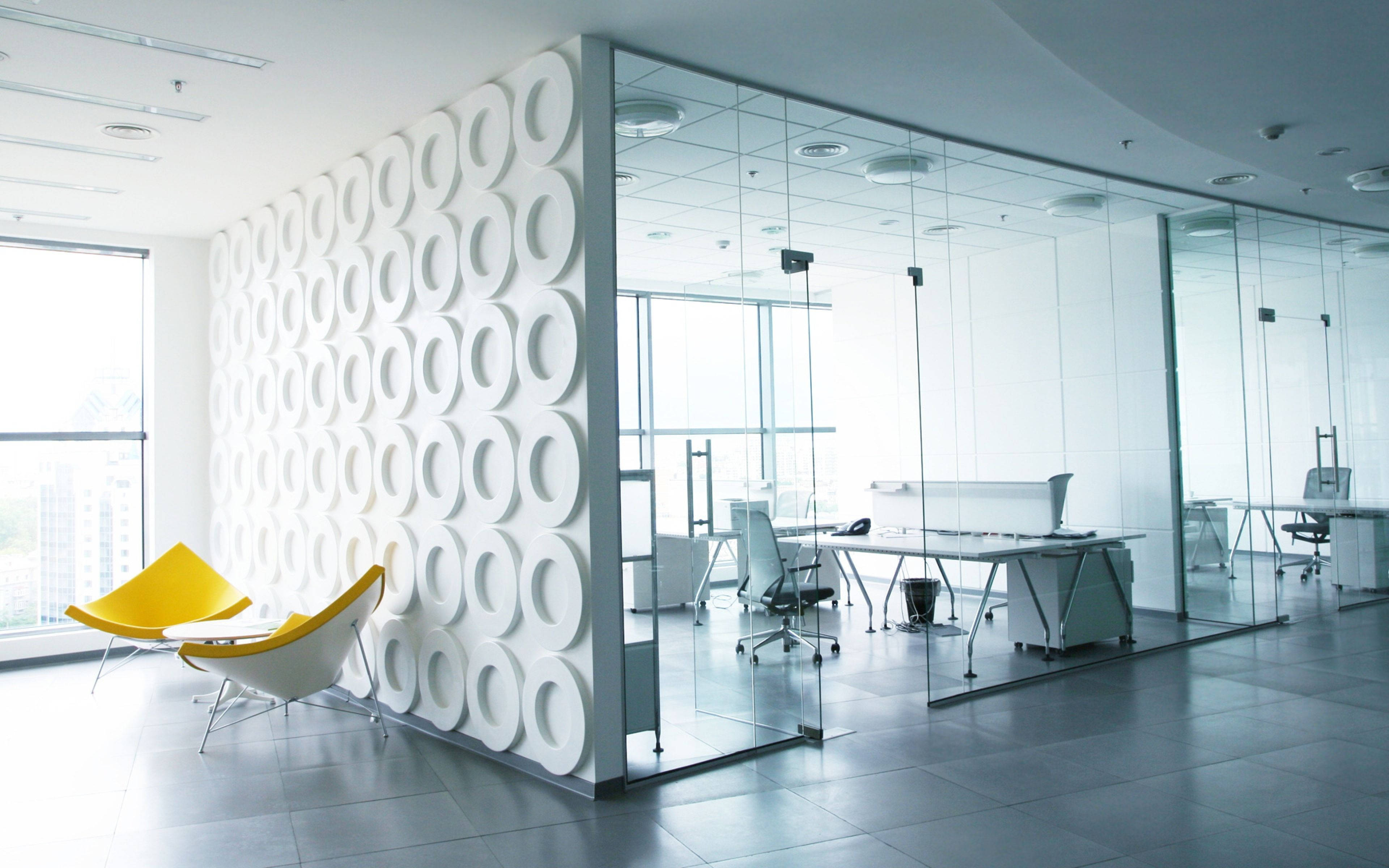 white office background, modern office space, glass-walled meeting rooms, 4K Desktop Wallpaper