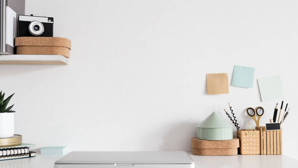 minimalist, white desk, cork organizers, SD Desktop Wallpaper