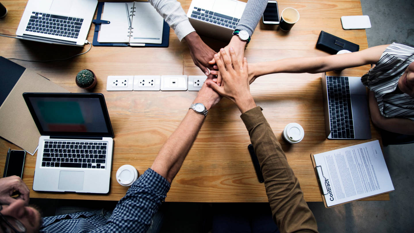 office team meeting, overhead view, wooden desk, HD Desktop Wallpaper