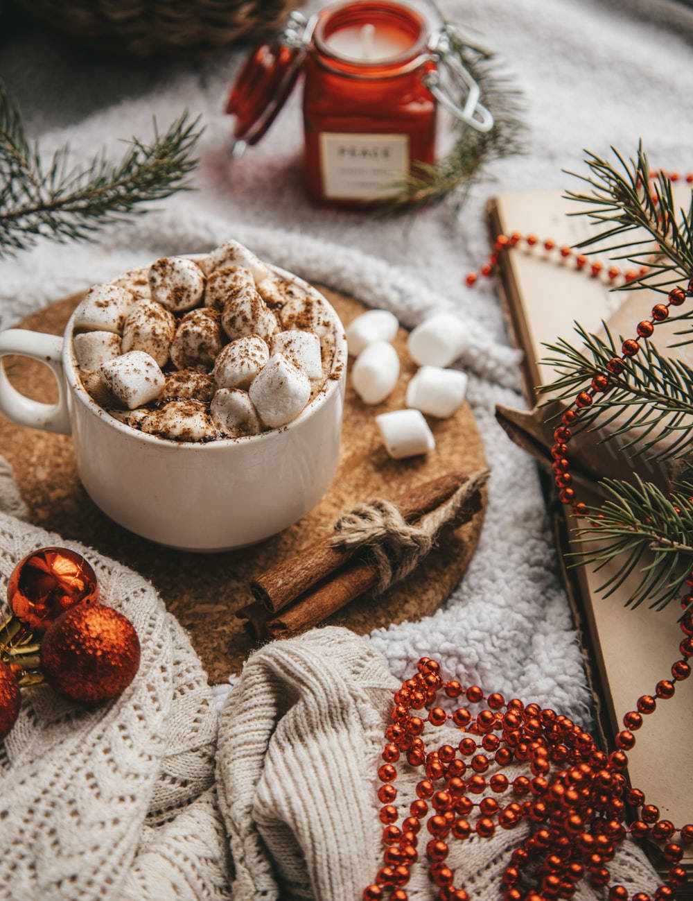 Old Aesthetic Christmas, hot cocoa, marshmallows, HD Phone Wallpaper