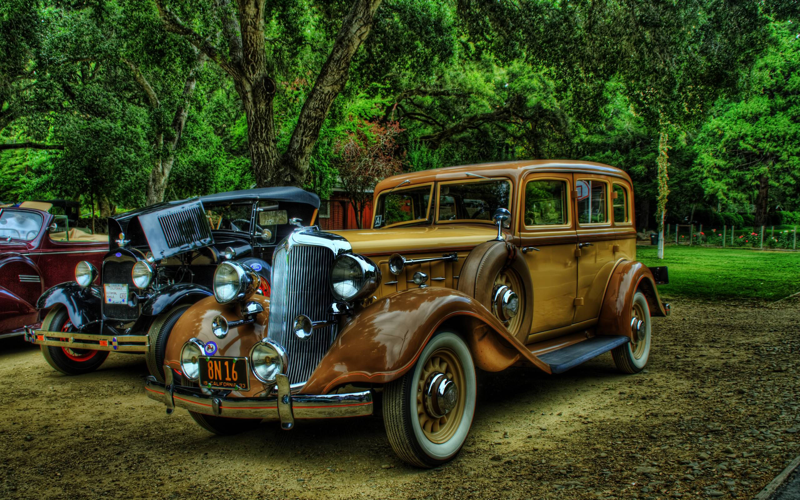 wood framed old car, wood paneling, chrome details, 2K Desktop Wallpaper