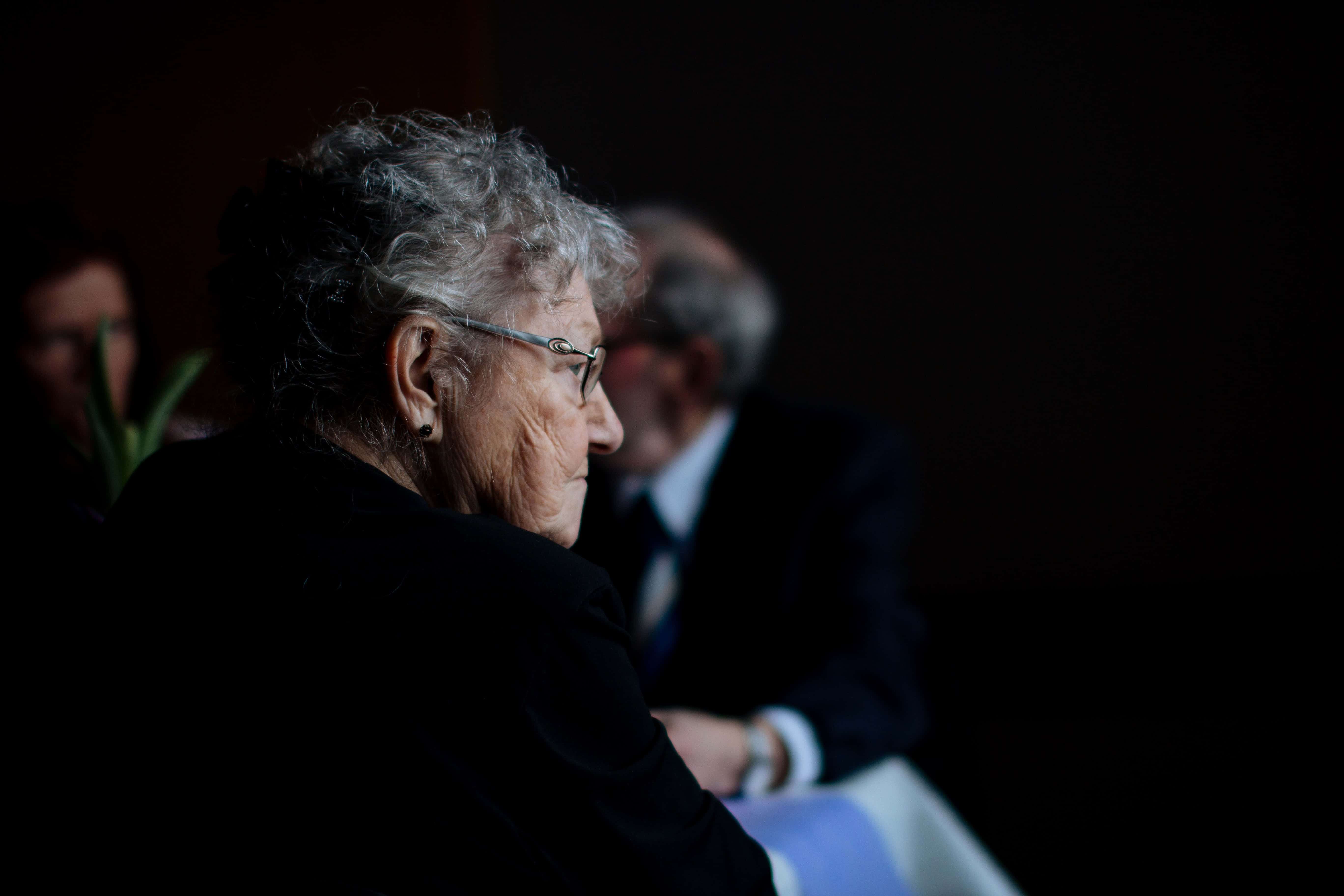 mature lady, curly gray hair, glasses, 5K Desktop Wallpaper