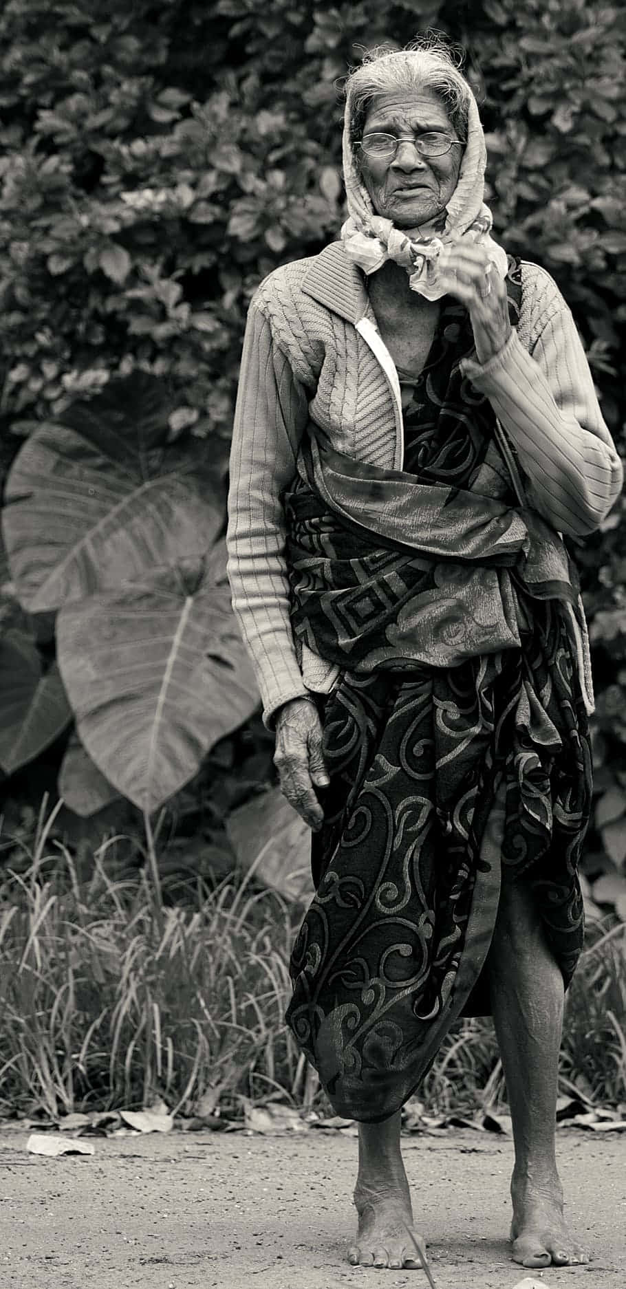 Old Lady, vintage photo, elderly woman, HD Phone Wallpaper