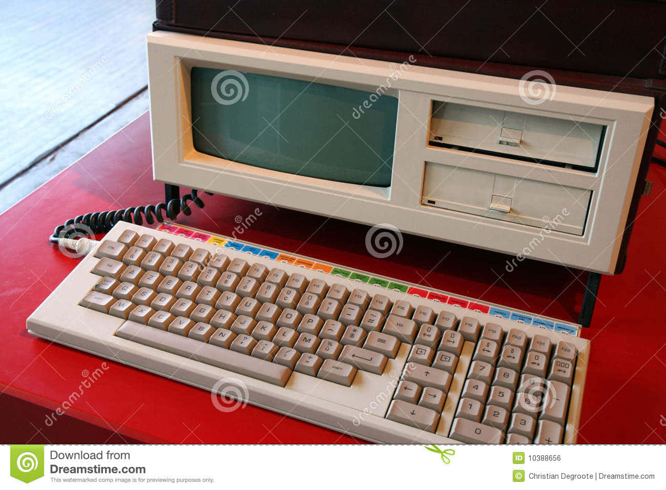 Old PC, beige computer, rainbow-keyboard, HD Desktop Wallpaper