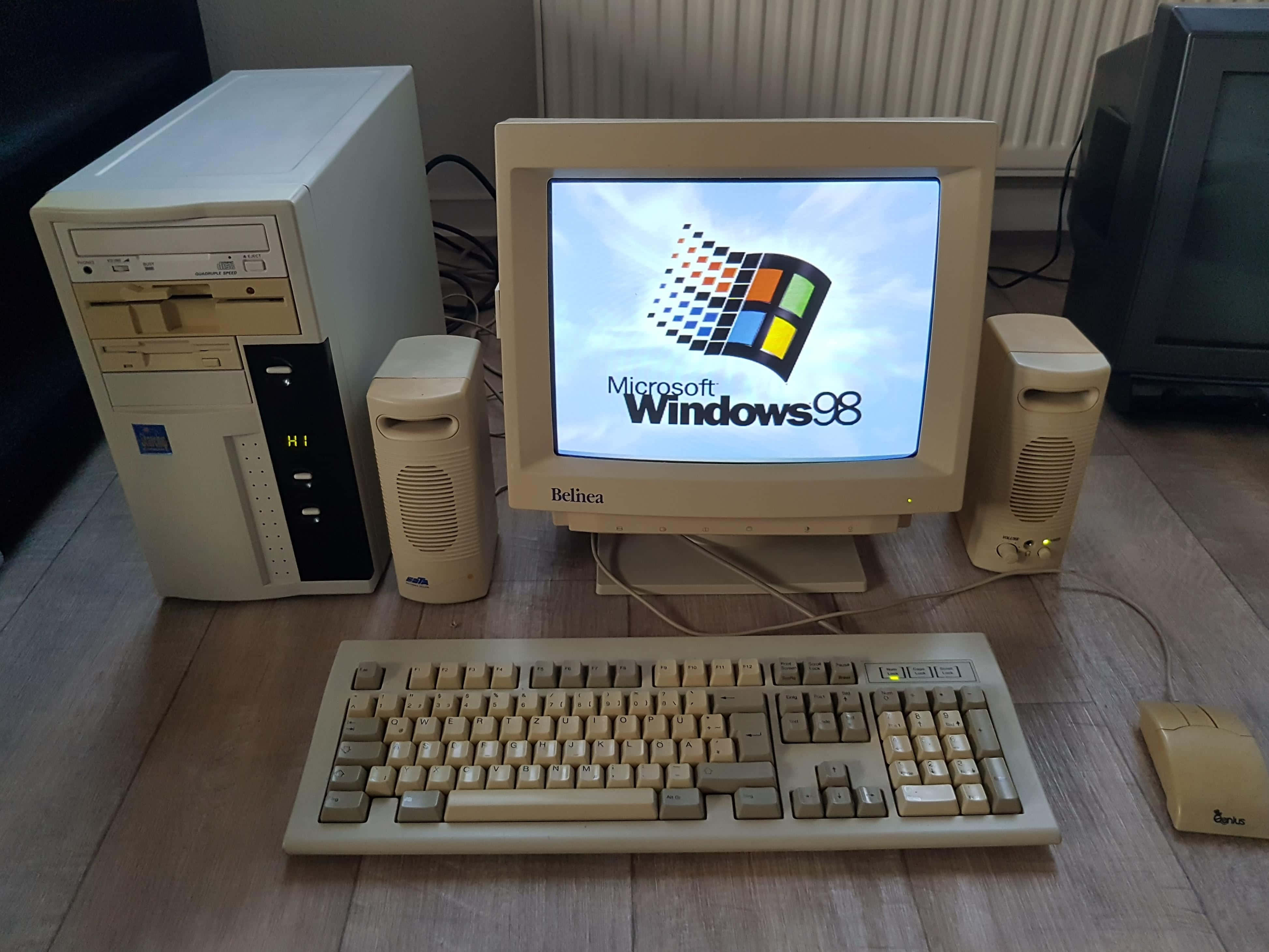 Windows 98, CRT monitor, beige desktop computer, 4K Desktop Wallpaper